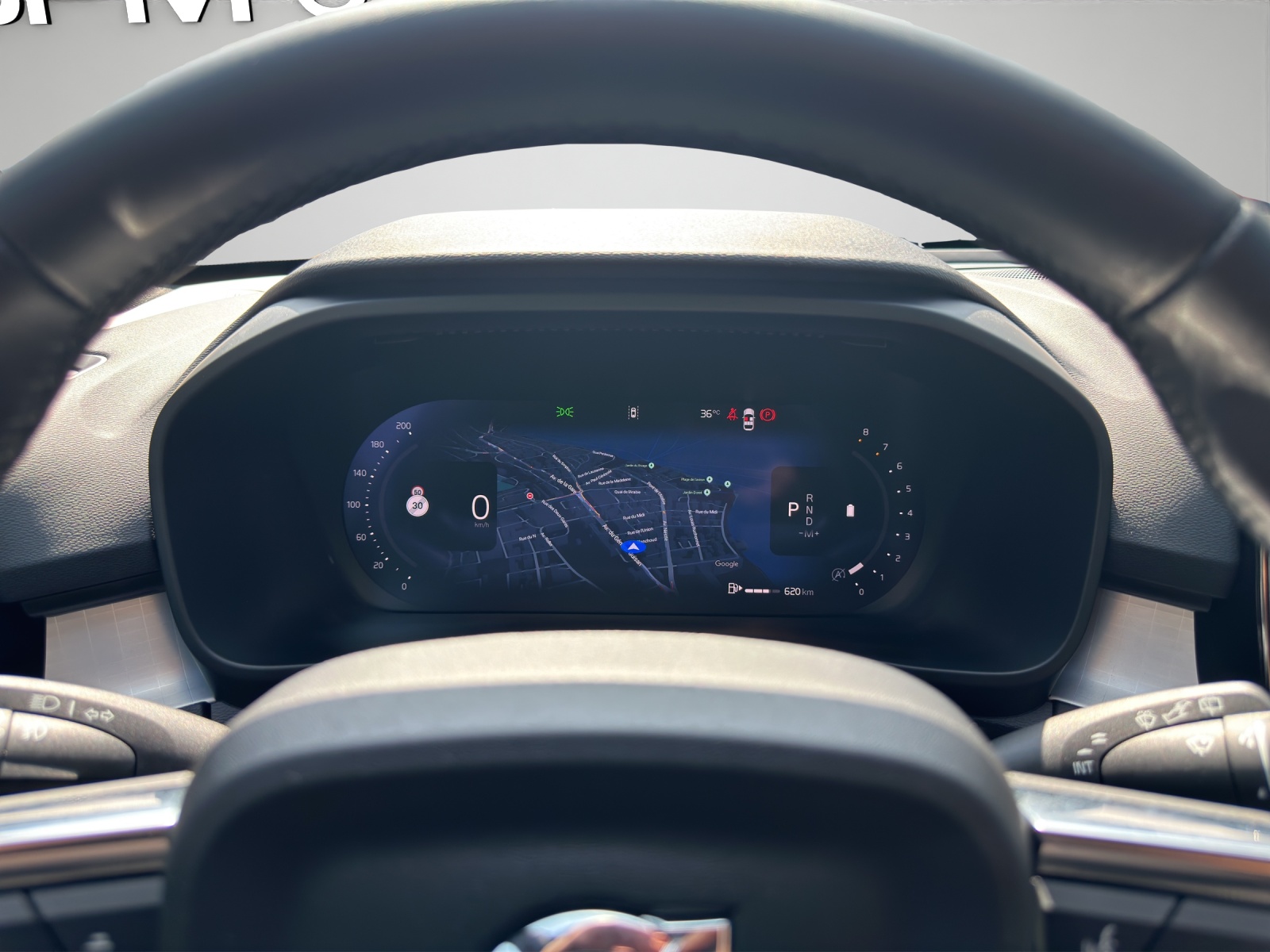 VOLVO XC40 2.0 B3 MH Plus Dark-image-10