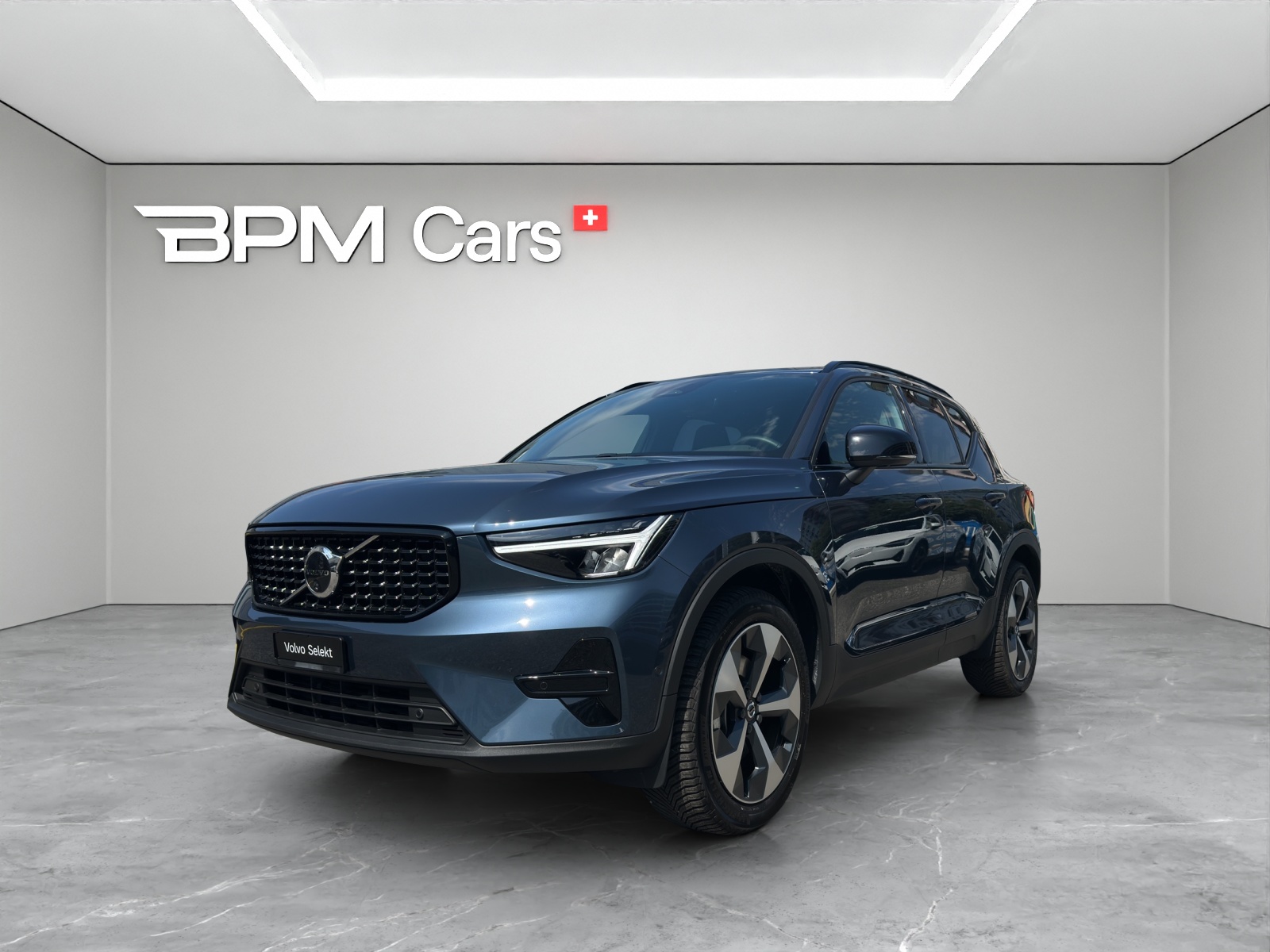 VOLVO XC40 2.0 B3 MH Plus Dark