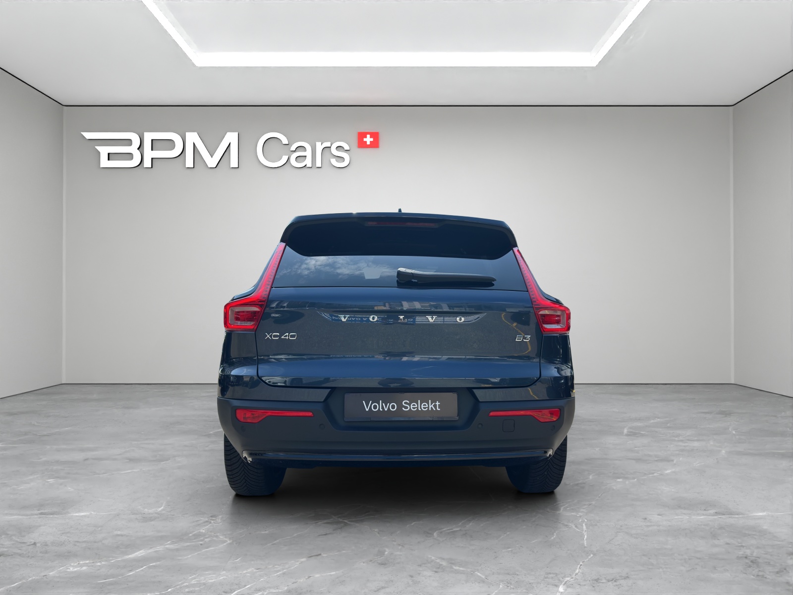 VOLVO XC40 2.0 B3 MH Plus Dark-image-4
