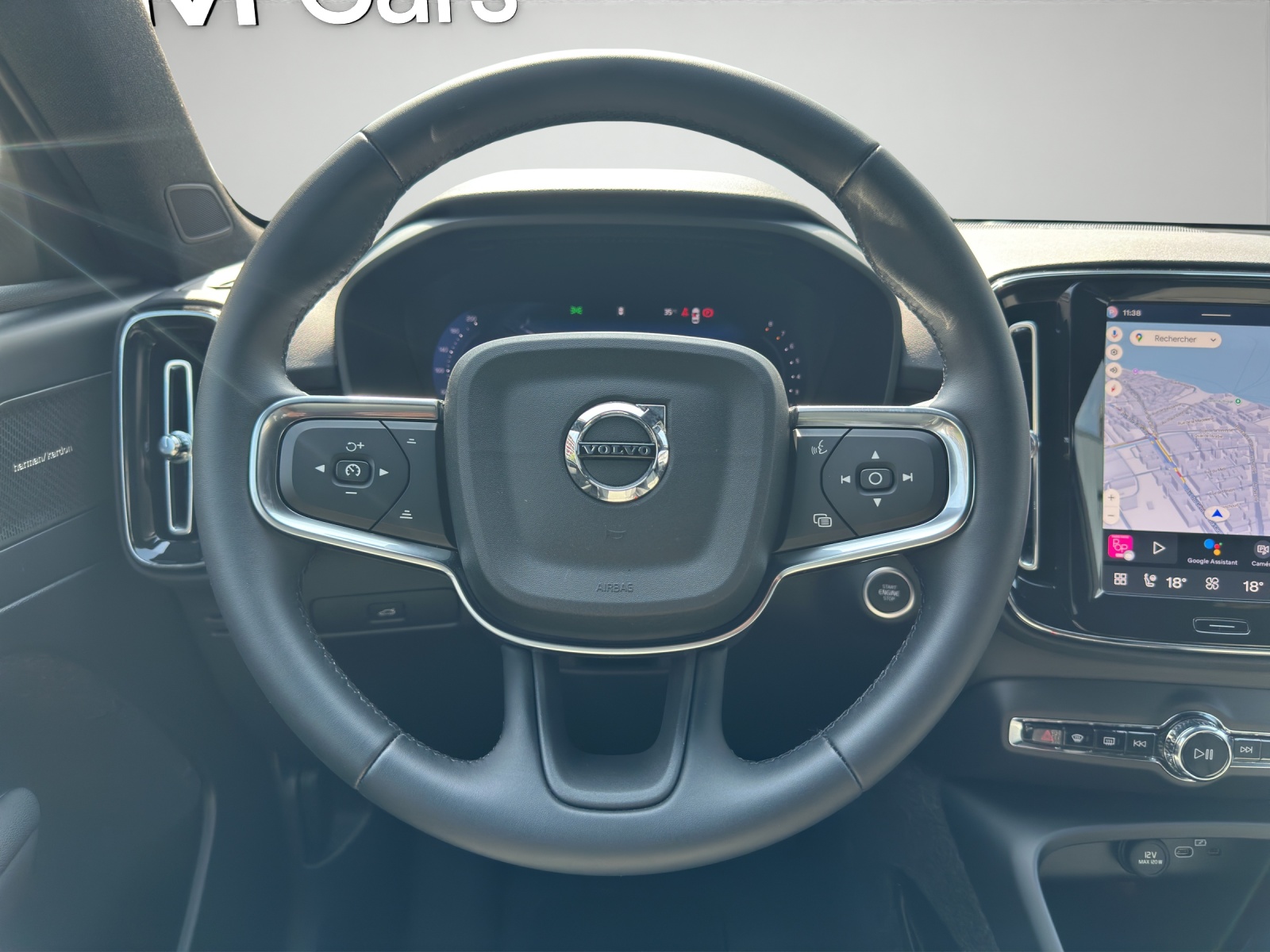 VOLVO XC40 2.0 B3 MH Plus Dark-image-6