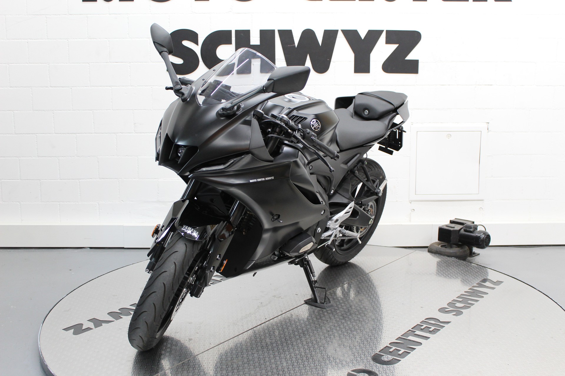 YAMAHA YZF-R 125 ABS-image-2