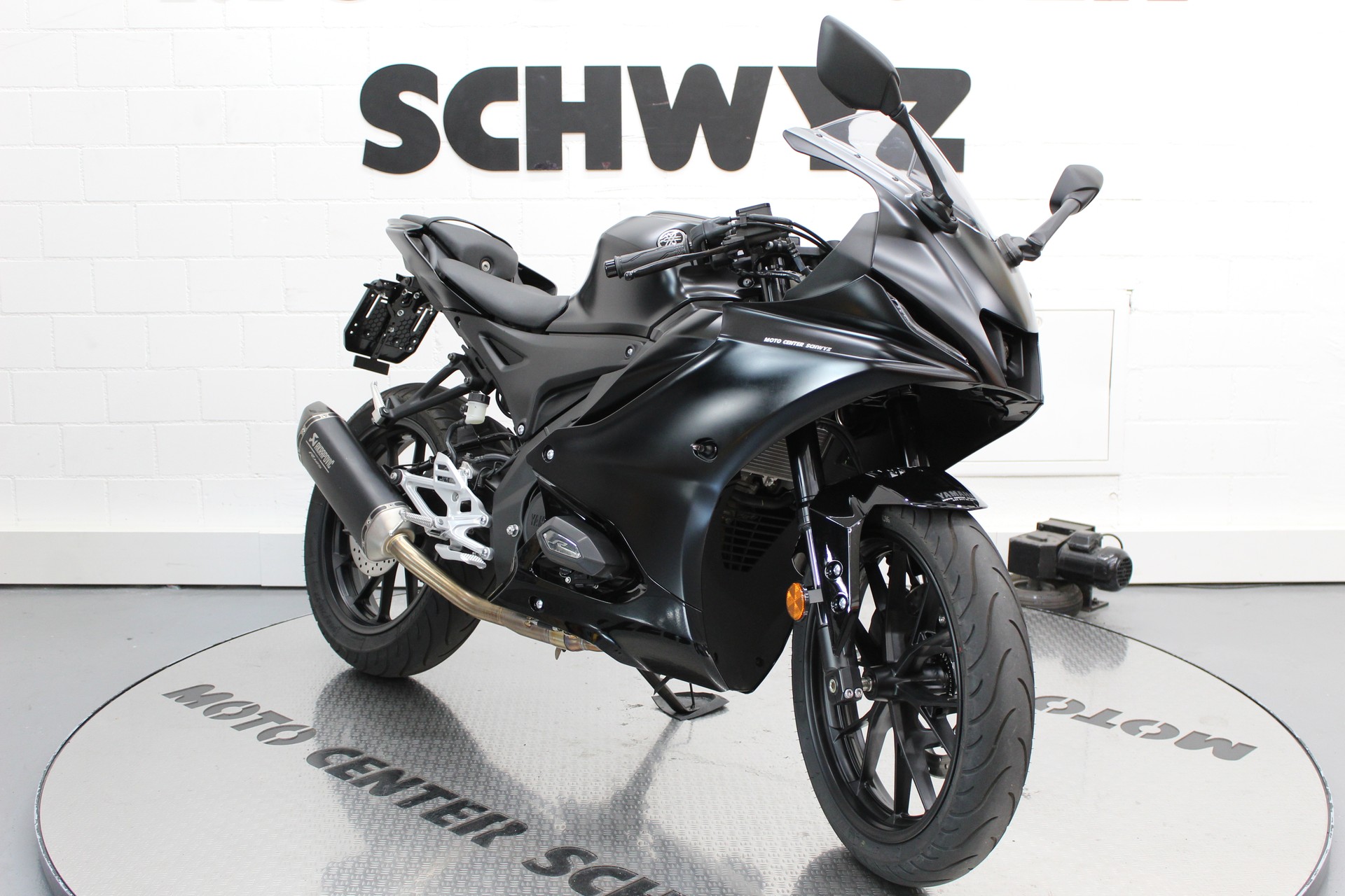 YAMAHA YZF-R 125 ABS-image-1