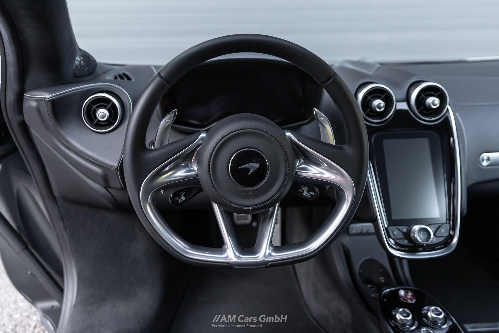 McLAREN GTS-image-8