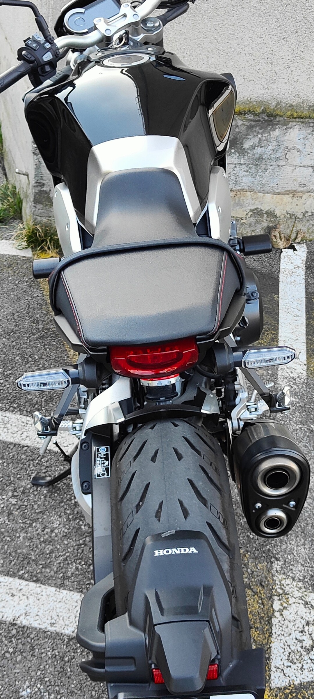HONDA CB 1000 R ABS-image-1