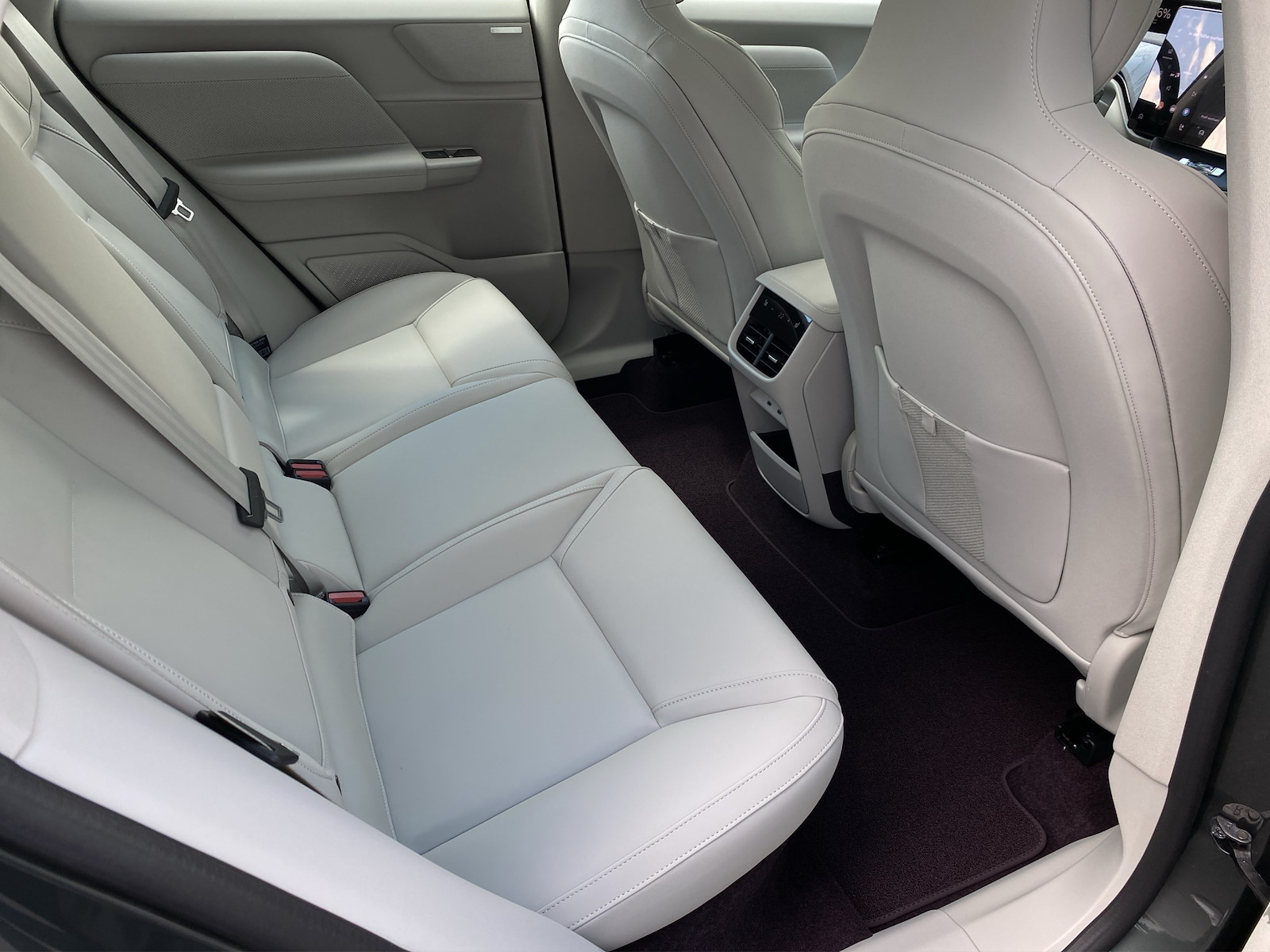 VOLVO EX60 Twin Ultra AWD-image-11