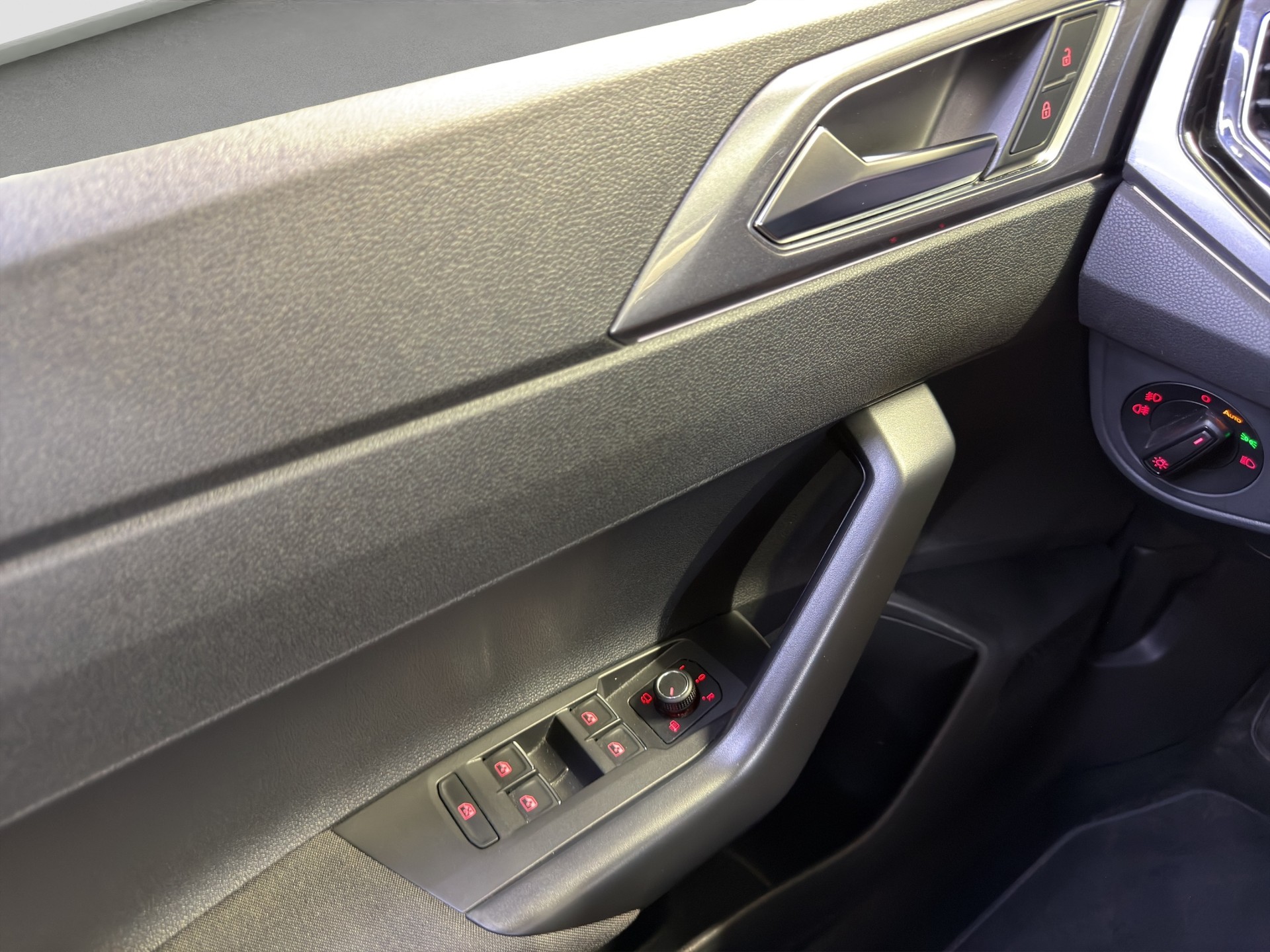 VW Polo 2.0 TSI GTI DSG-image-26