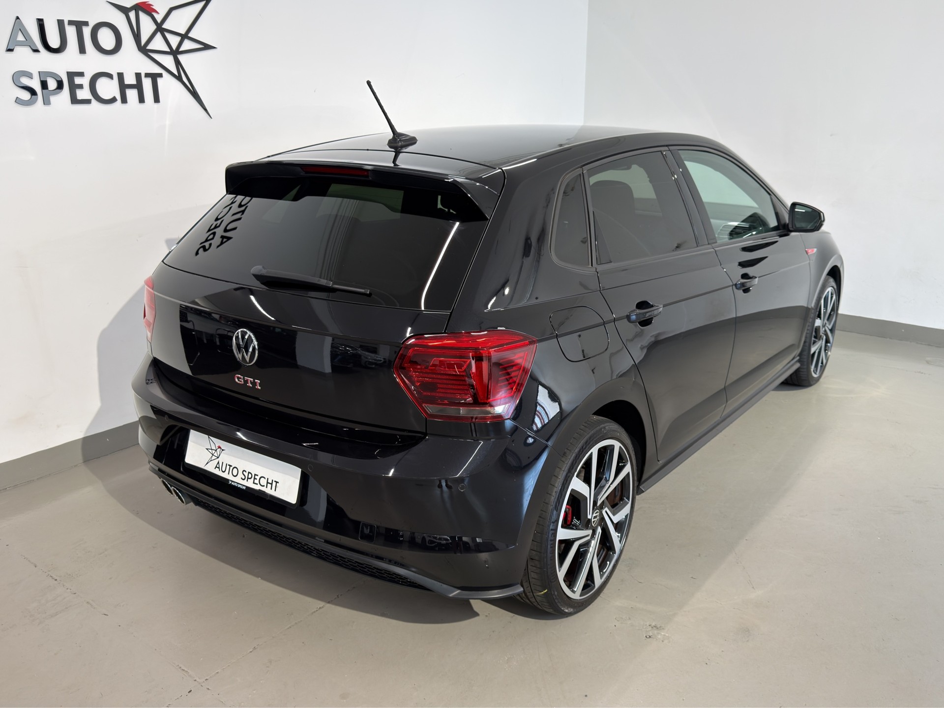 VW Polo 2.0 TSI GTI DSG-showroom-element-3
