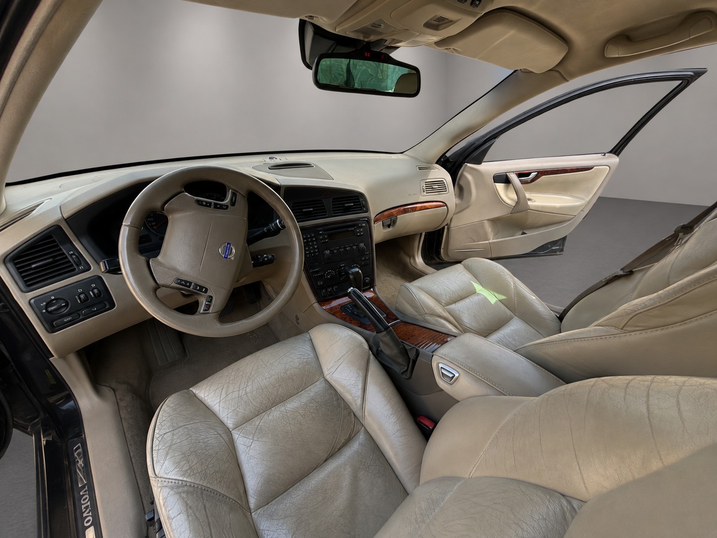 VOLVO VOLVO V70 D5 AWD AUTOMAT-image-5