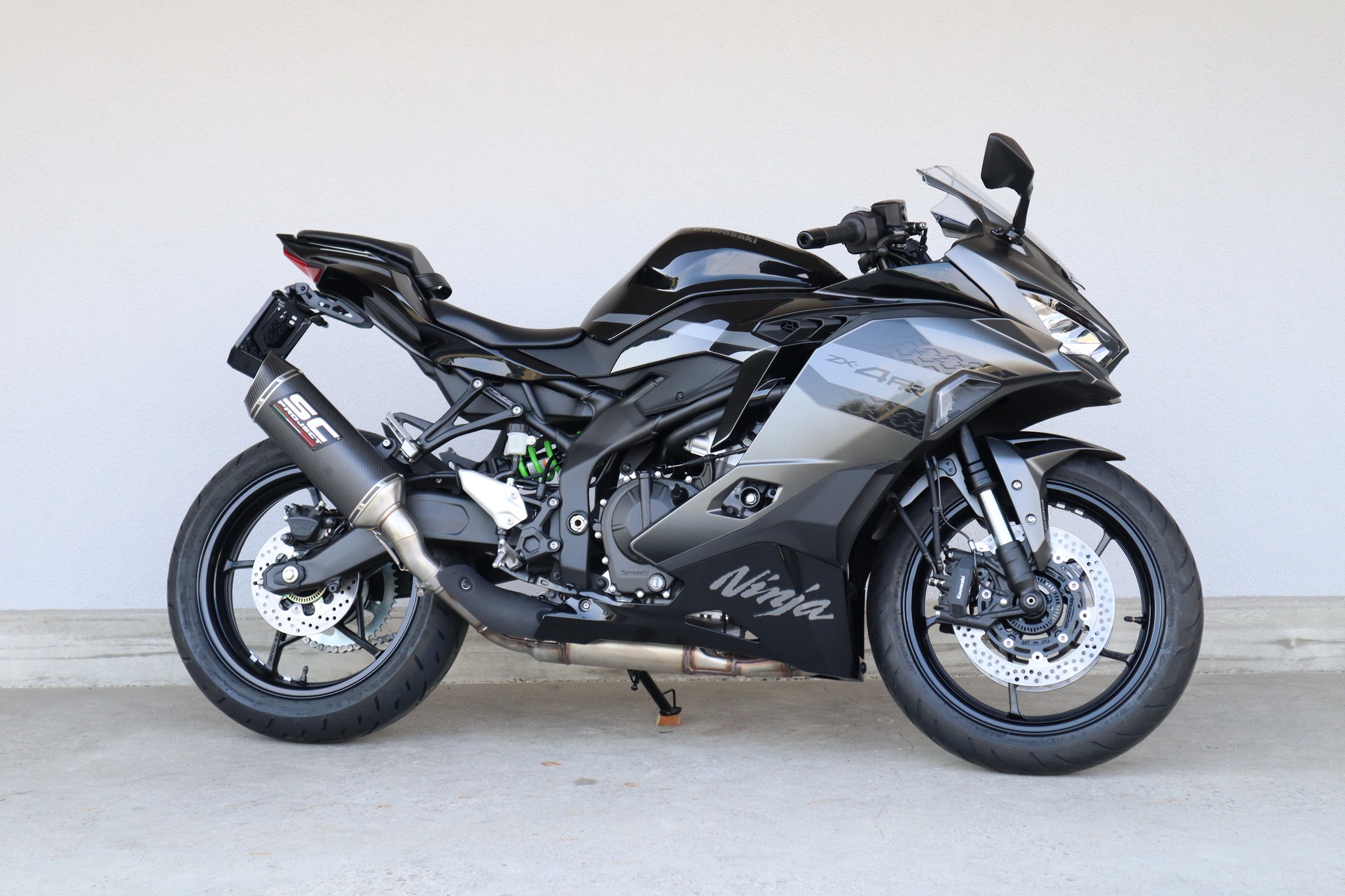 KAWASAKI Ninja ZX-4RR-image-1