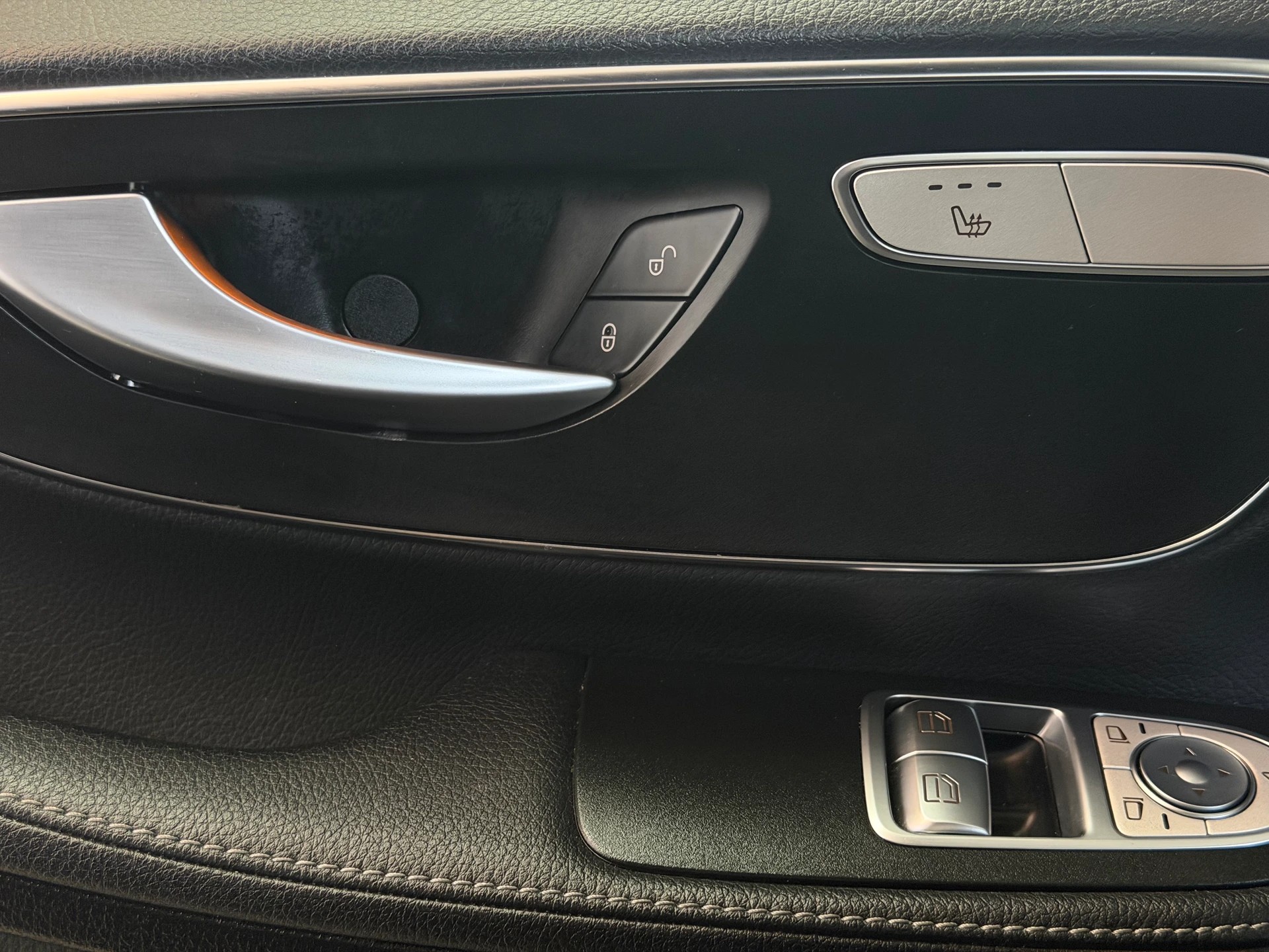 MERCEDES-BENZ V 300 d extralang Avantgarde 9G-Tronic | Ab MFK 01.2026 | Mercedes Garantie | Elektrische Türen L+R | 8-Plätzer-image-14