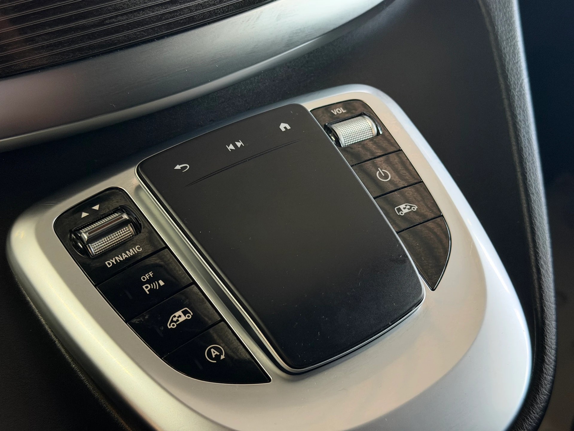MERCEDES-BENZ V 300 d extralang Avantgarde 9G-Tronic | Ab MFK 01.2026 | Mercedes Garantie | Elektrische Türen L+R | 8-Plätzer-image-18