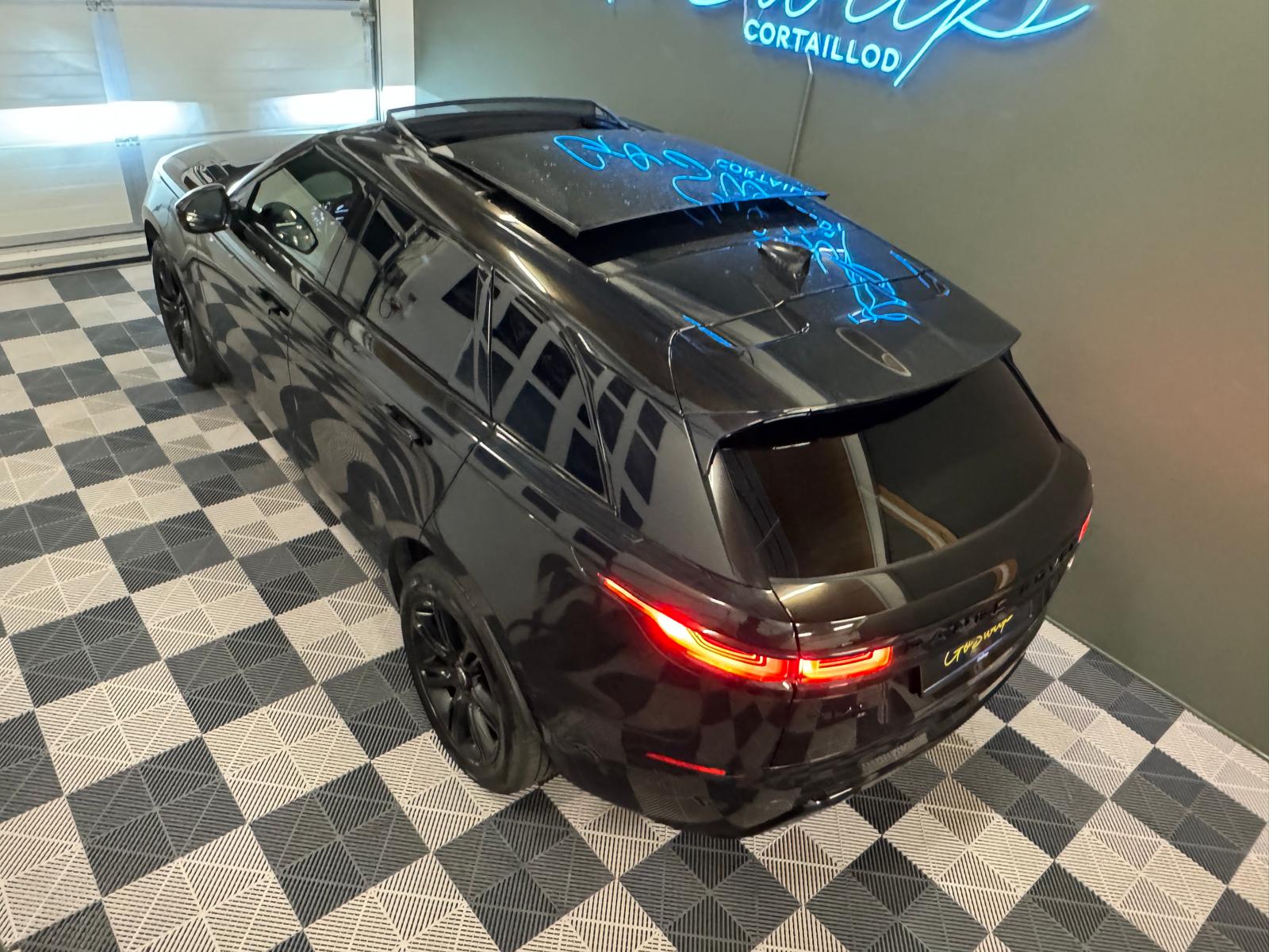 LAND ROVER Range Rover Velar R-Dynamic P 250 SE Automatic-showroom-element-2