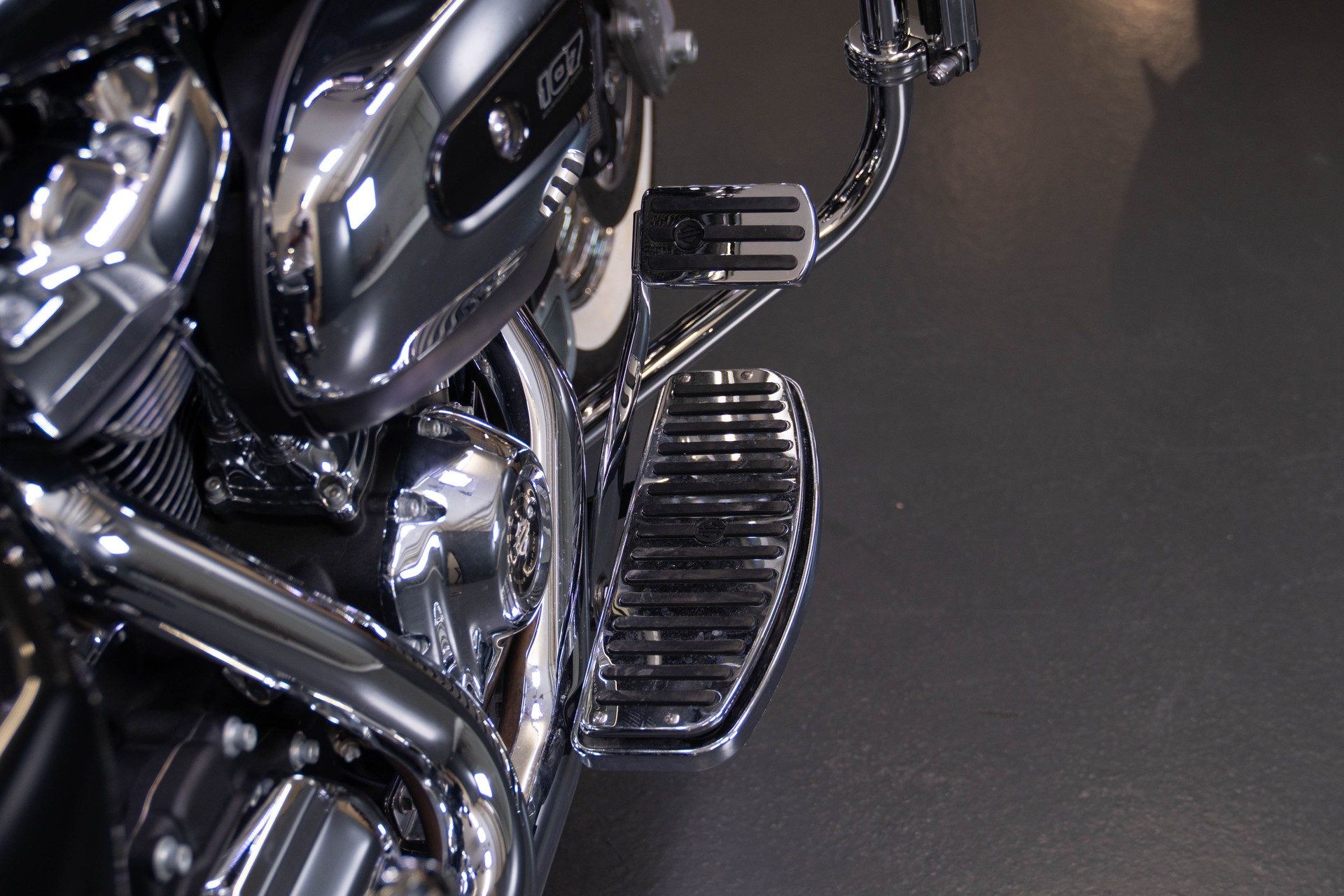 HARLEY-DAVIDSON FLHRC Road King Classic 107 ABS-image-9