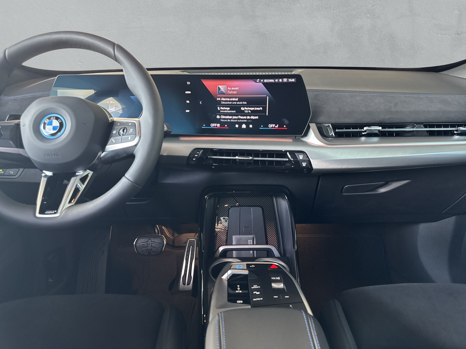 BMW iX1 xDrive 30 M Sport-image-16
