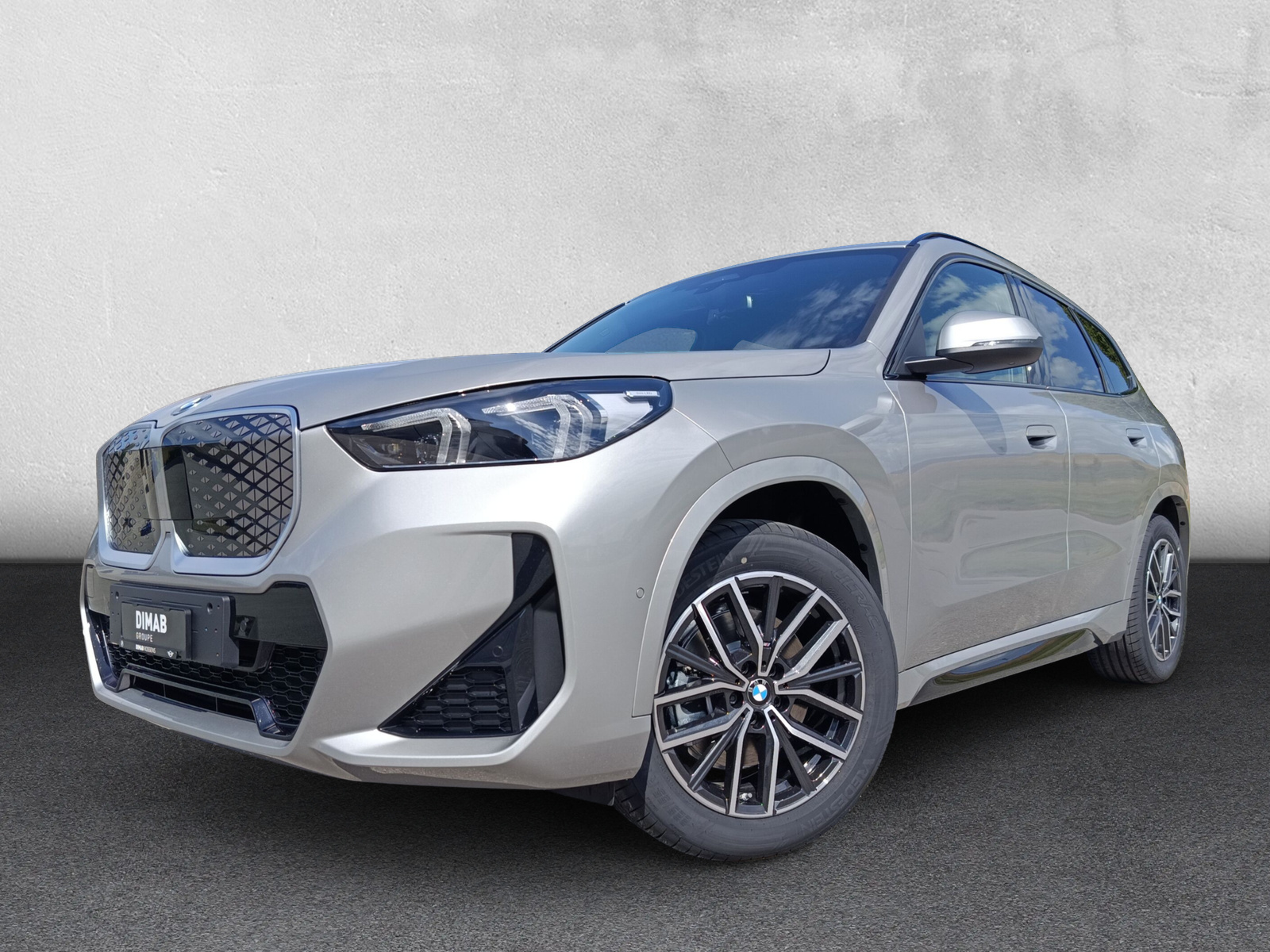 BMW iX1 xDrive 30 M Sport-image-8