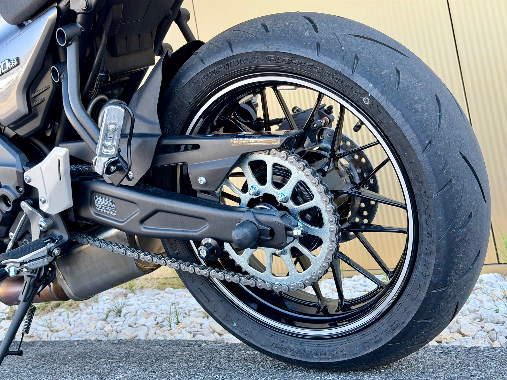 KAWASAKI Z 650 RS-image-13