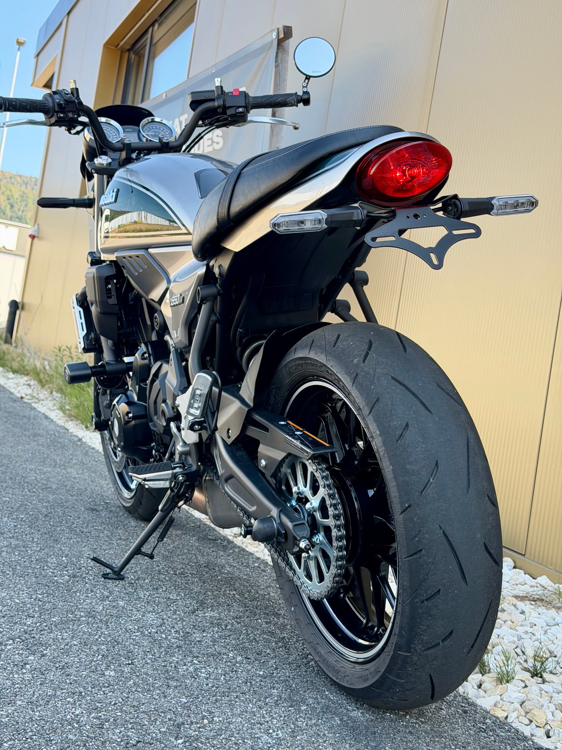 KAWASAKI Z 650 RS-image-12