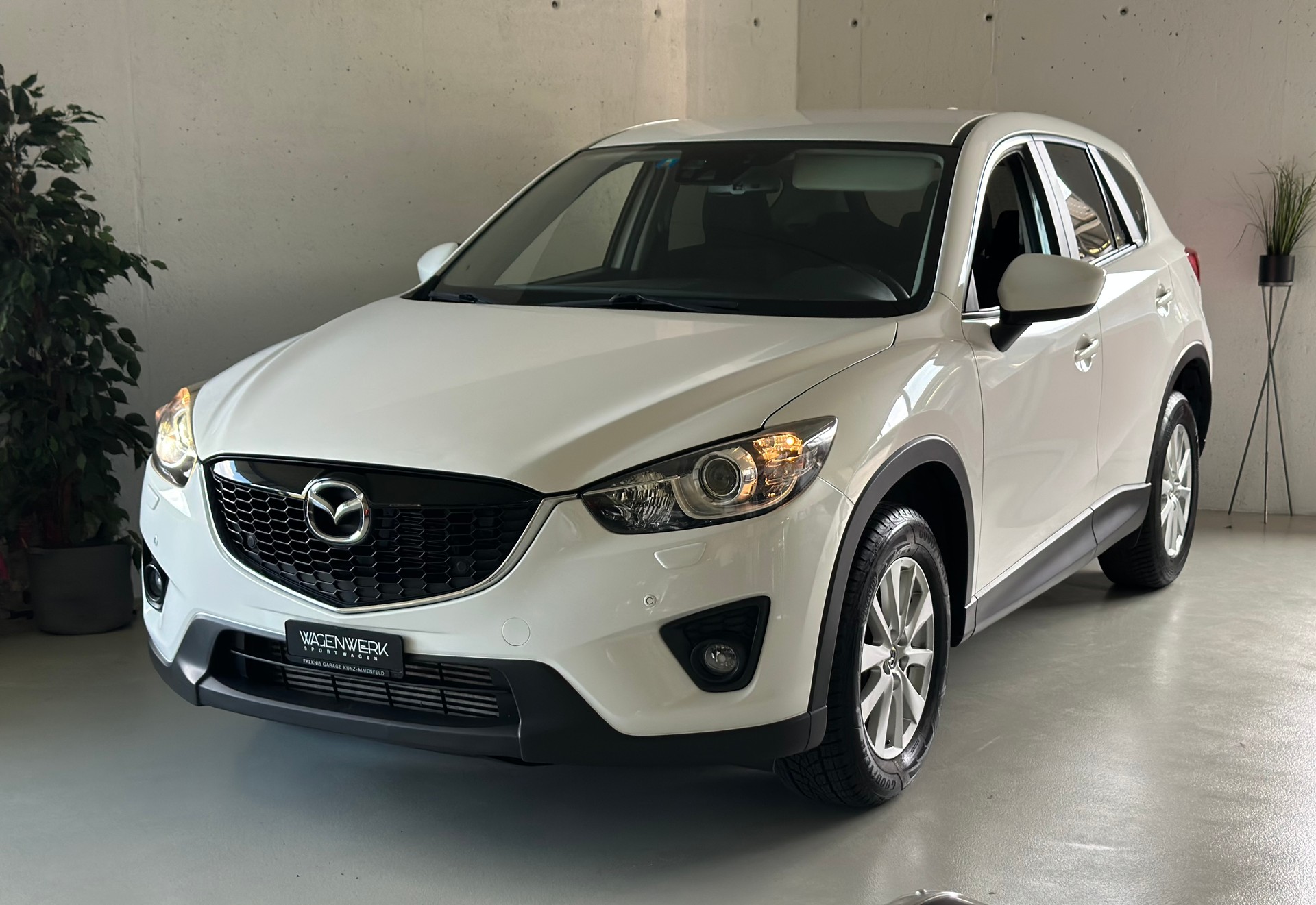 MAZDA CX-5 2.2 D Ambition AWD Automatic-showroom-element-1