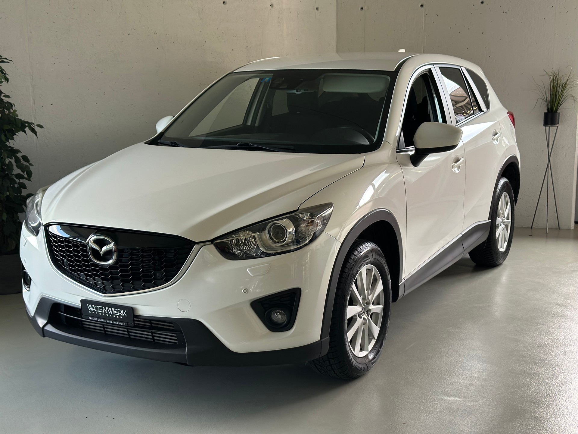 MAZDA CX-5 2.2 D Ambition AWD Automatic-showroom-element-3