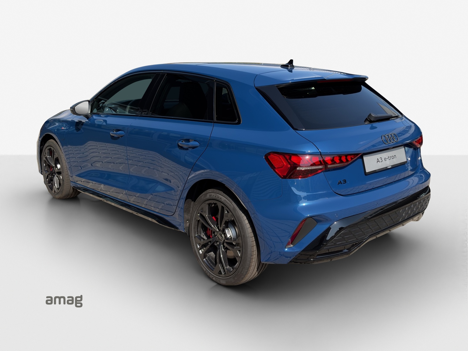 AUDI A3 Sportback TFSI e 200 kW S line Attraction S tronic-showroom-element-2