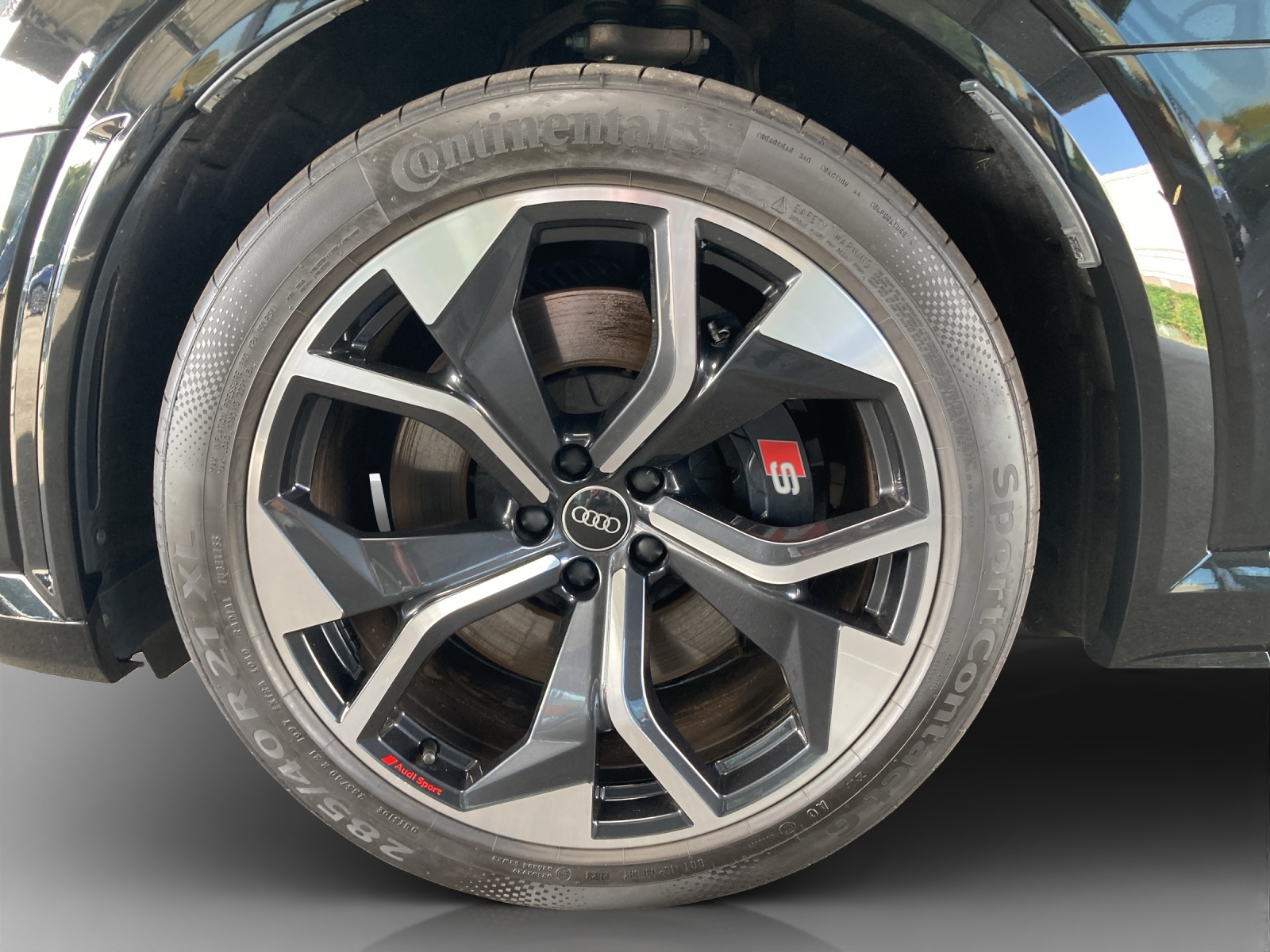AUDI e-tron S Sportback quattro-image-15