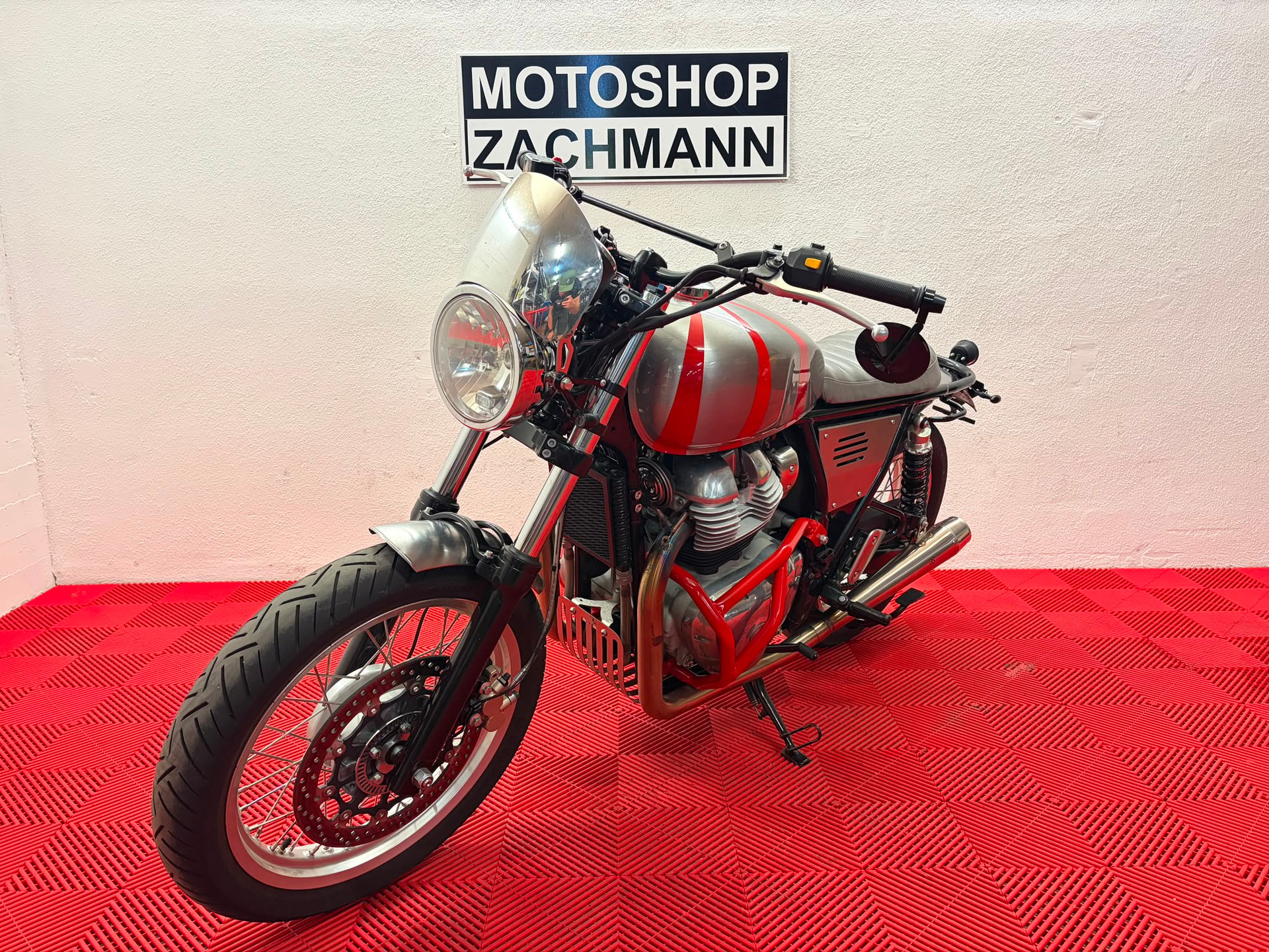 ROYAL ENFIELD Interceptor 650 Standard-image-2