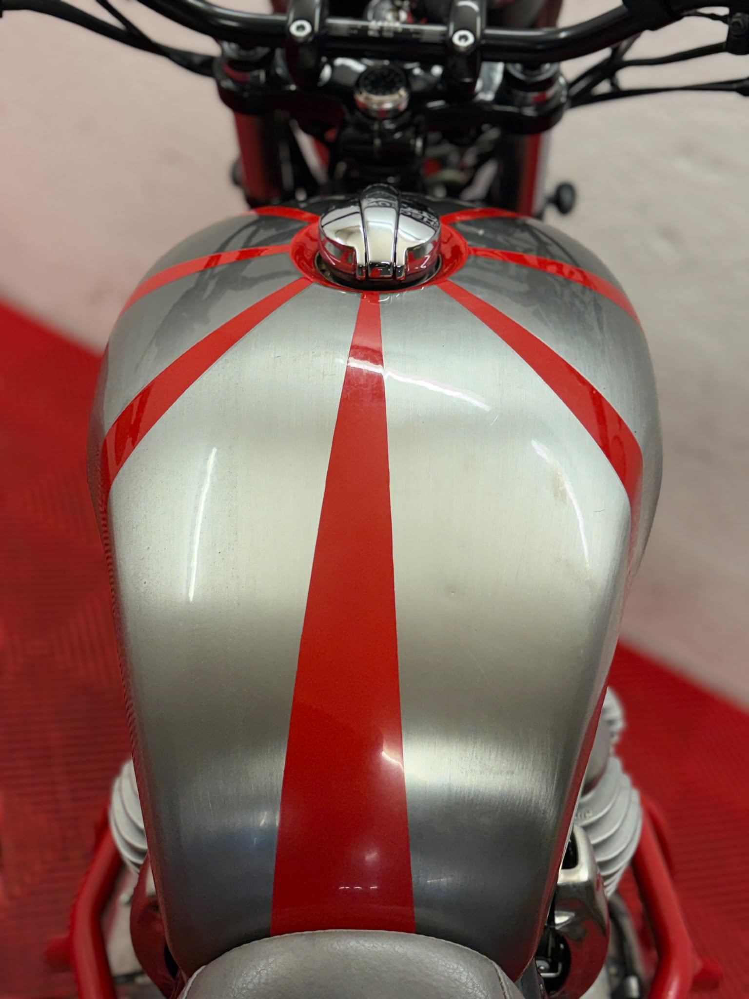 ROYAL ENFIELD Interceptor 650 Standard-image-10