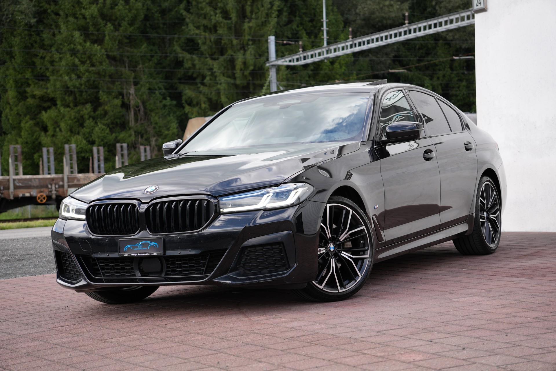 BMW 530i xDrive 48V Pure M Sport Steptronic-image-7