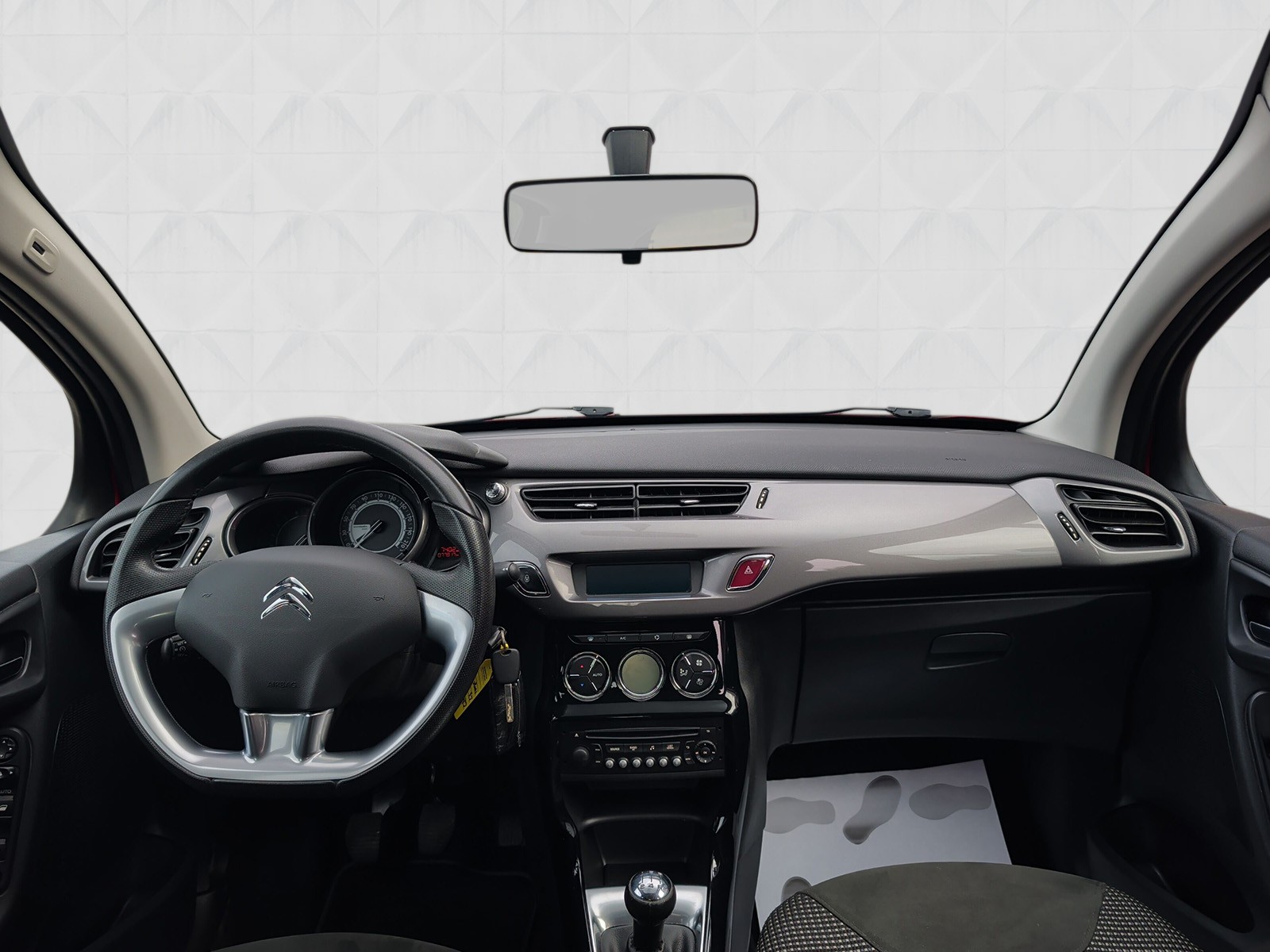 CITROEN C3 1.2i Exclusive-image-9