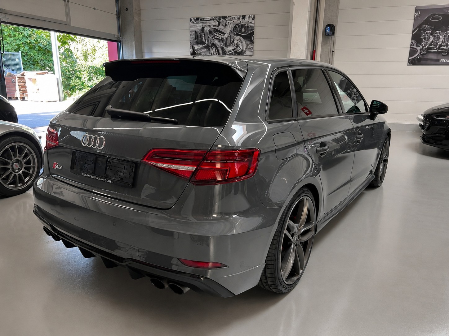 AUDI S3 Sportback 2.0 TFSI quattro S-tronic-showroom-element-3