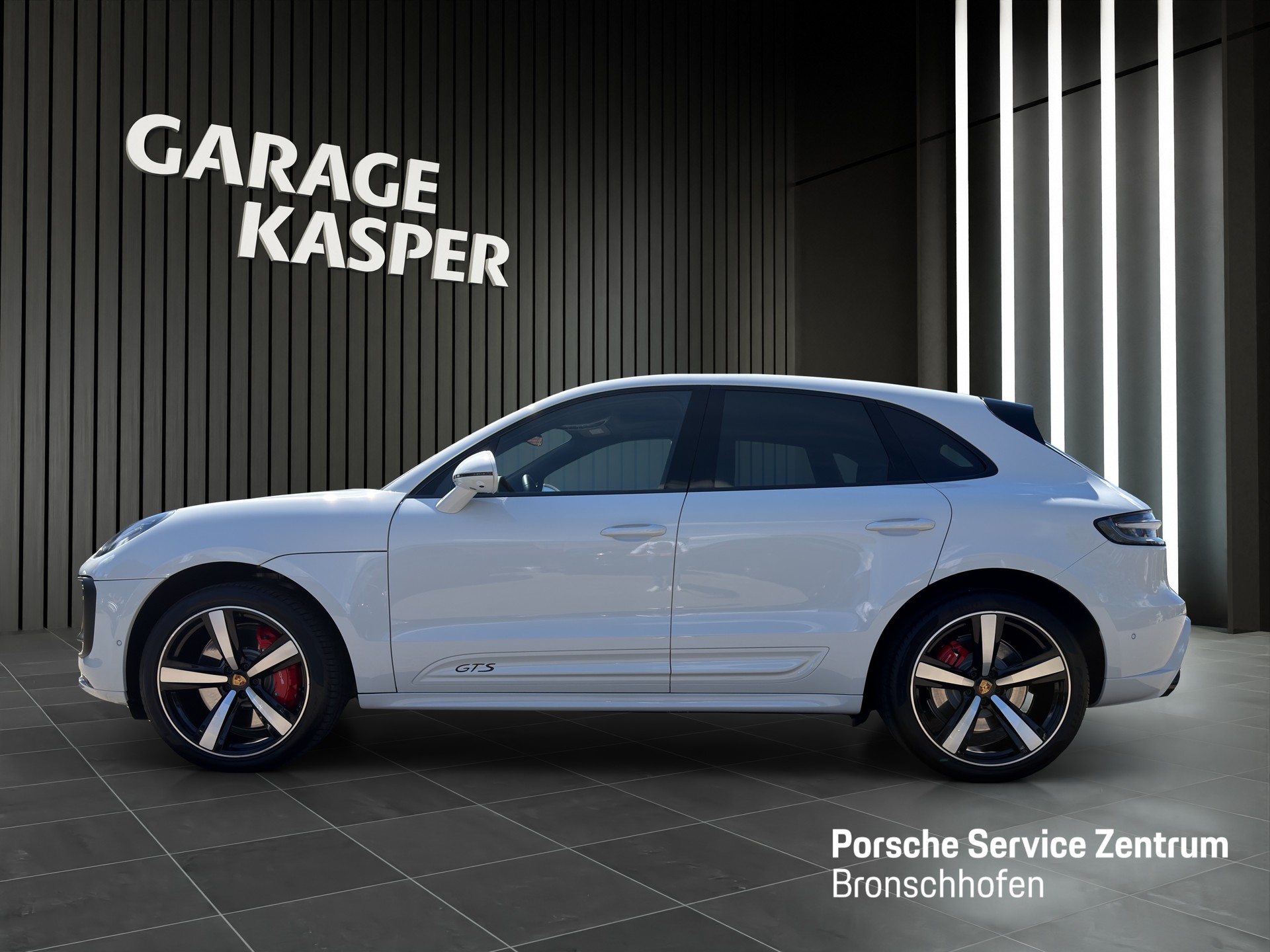PORSCHE Macan GTS-showroom-element-1