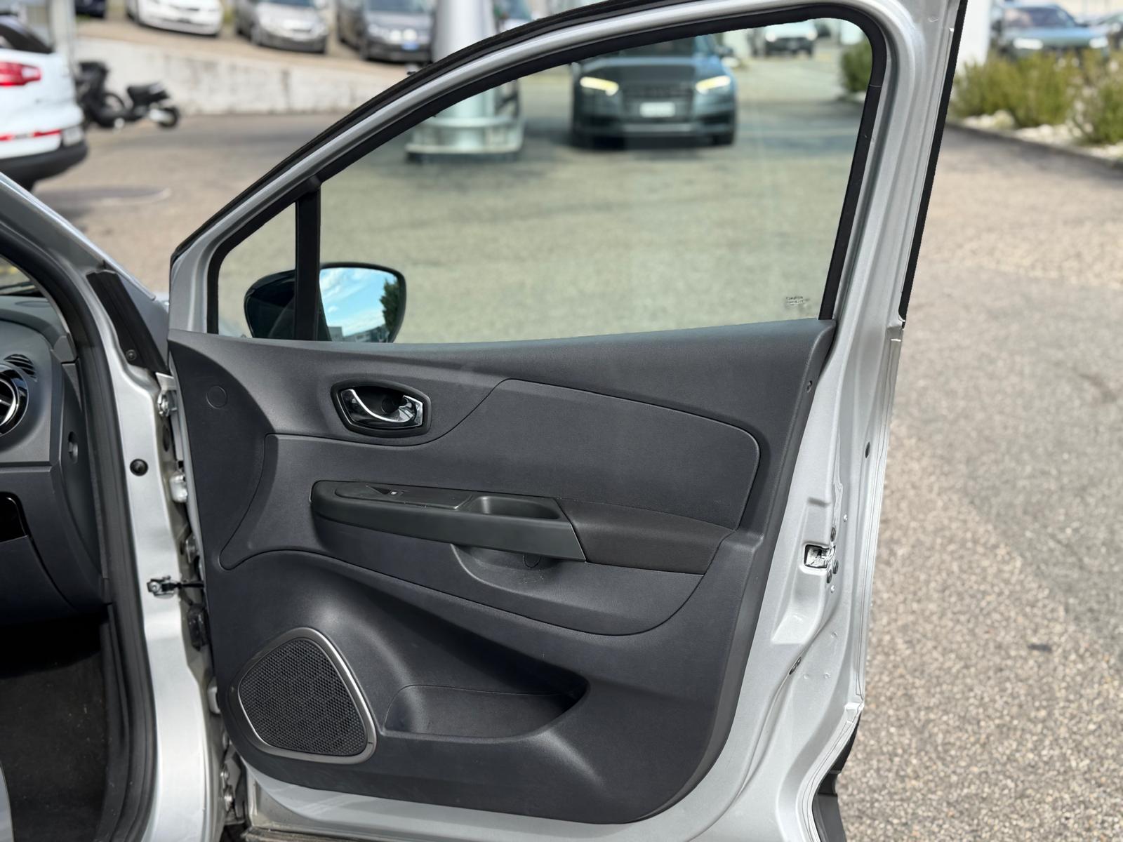 RENAULT Captur 0.9 12V Dynamique-image-9