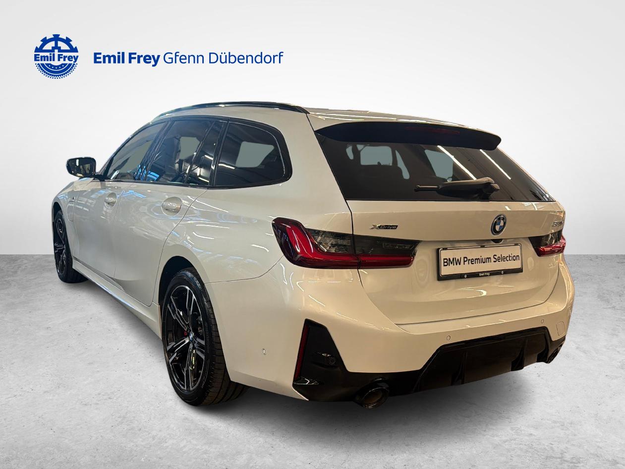 BMW 330e xDrive SAG Touring-image-5