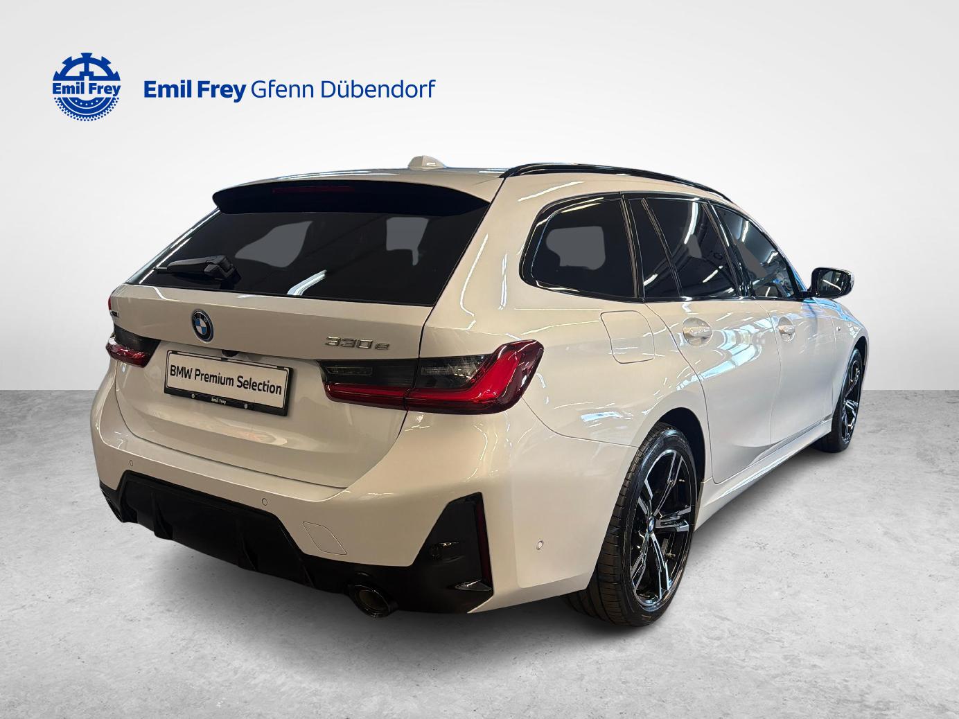 BMW 330e xDrive SAG Touring-showroom-element-3