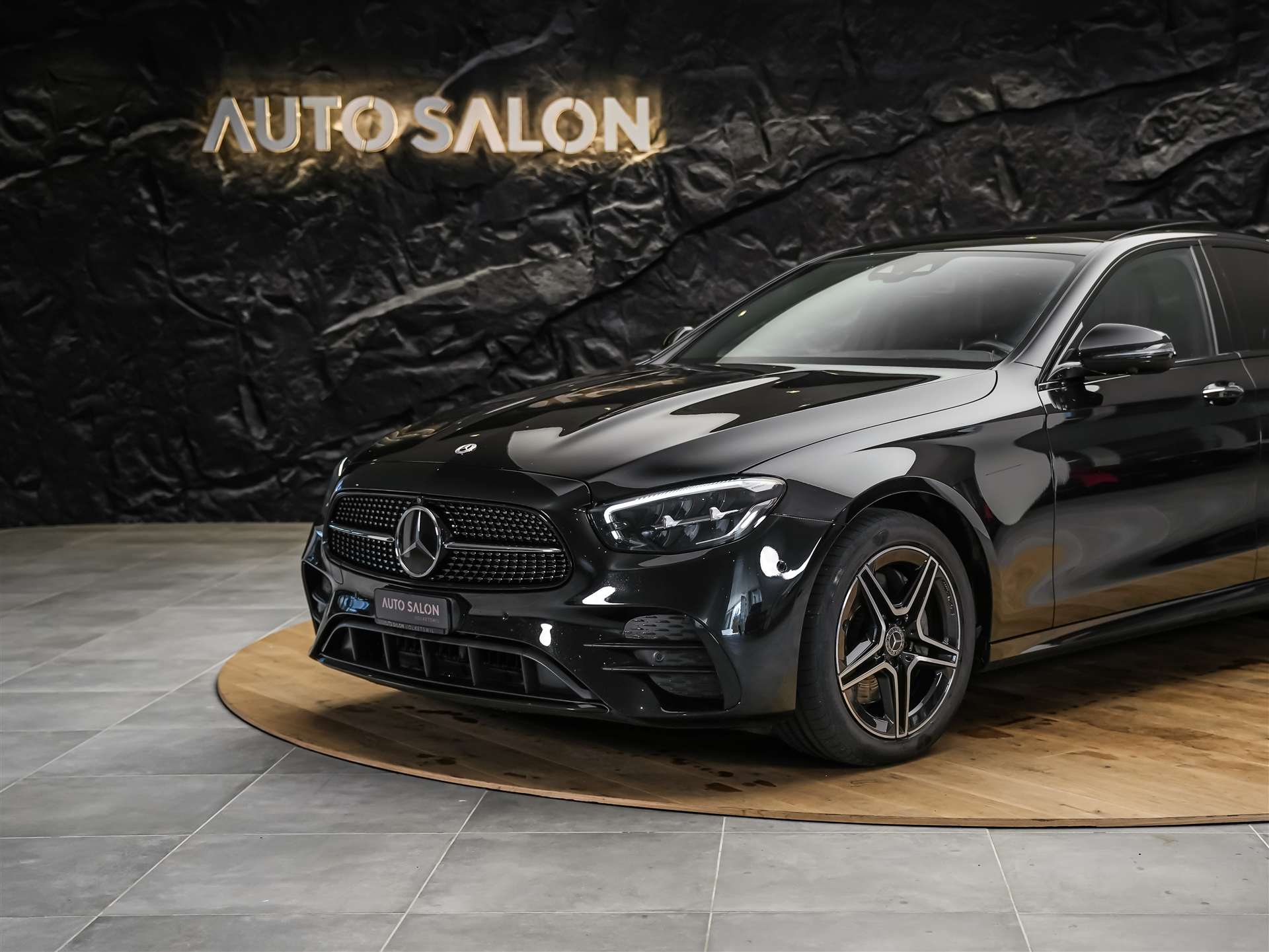 MERCEDES-BENZ E 220 d AMG Line 4Matic 9G-Tronic Panorama*Sitzbelüftung*Lenkradheizung*Burmester*-image-17