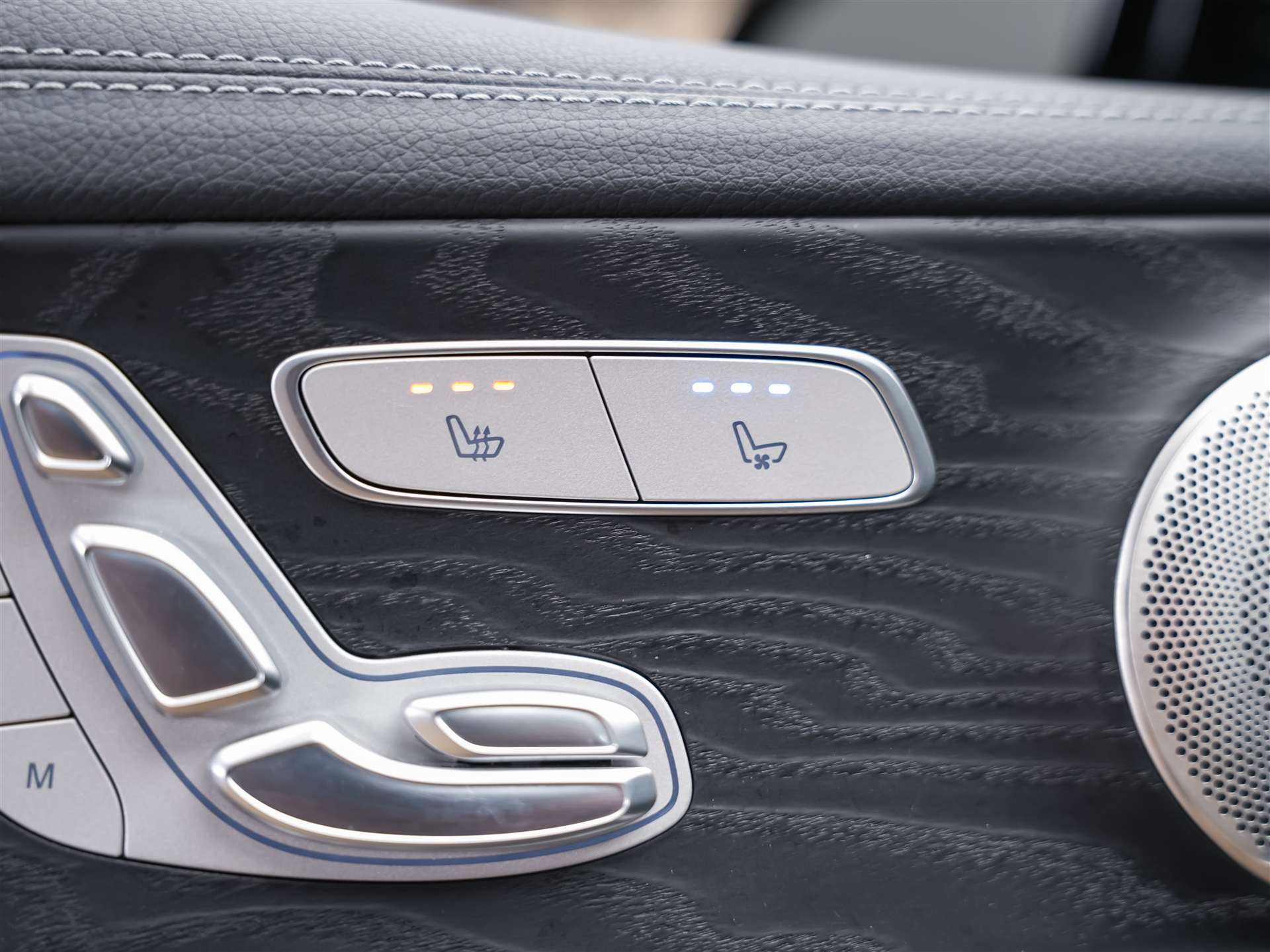 MERCEDES-BENZ E 220 d AMG Line 4Matic 9G-Tronic Panorama*Sitzbelüftung*Lenkradheizung*Burmester*-image-26