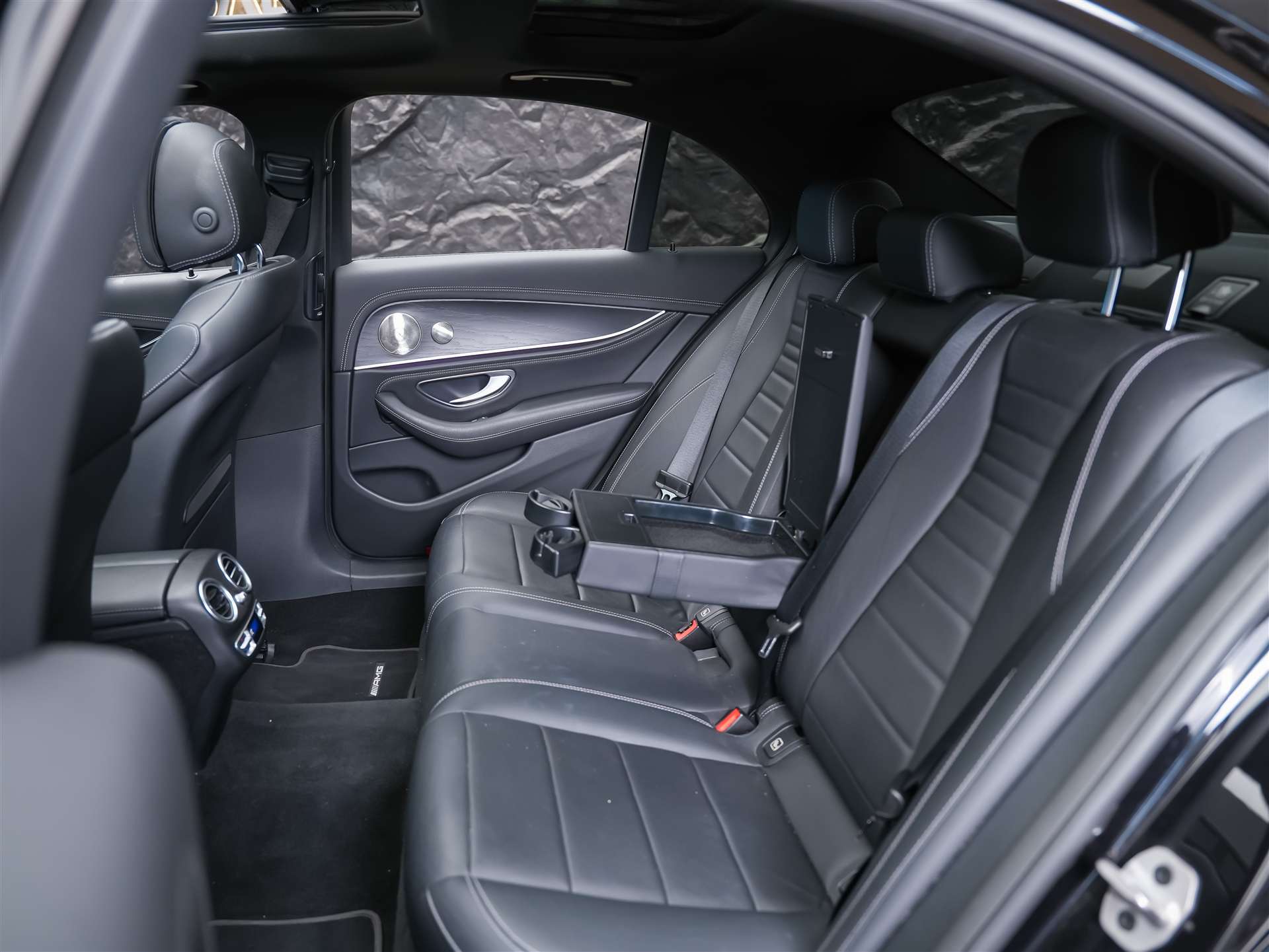 MERCEDES-BENZ E 220 d AMG Line 4Matic 9G-Tronic Panorama*Sitzbelüftung*Lenkradheizung*Burmester*-image-15