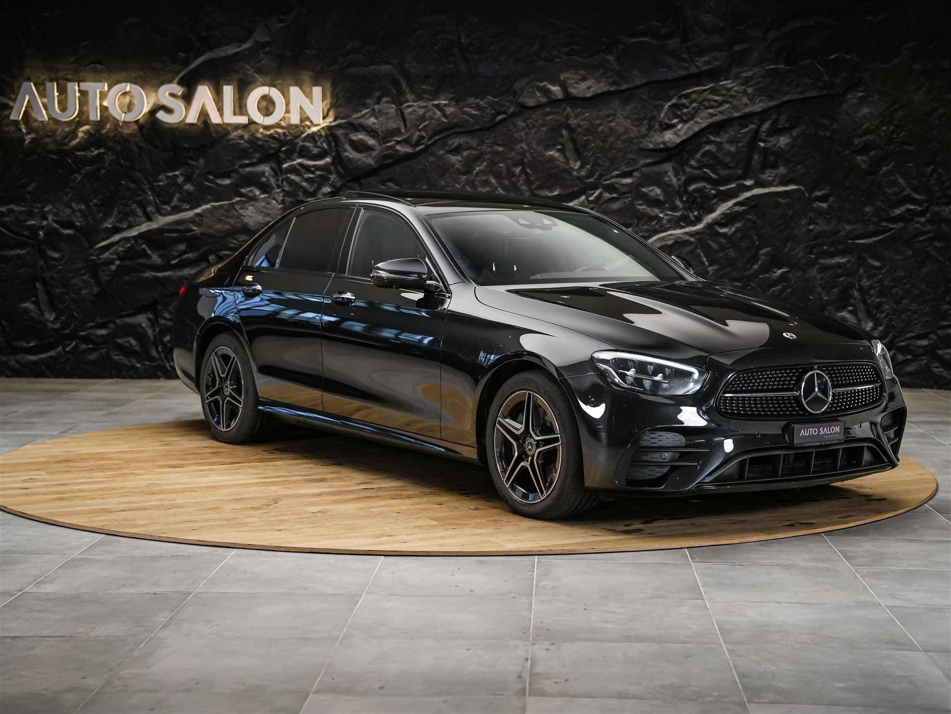 MERCEDES-BENZ E 220 d AMG Line 4Matic 9G-Tronic Panorama*Sitzbelüftung*Lenkradheizung*Burmester*-image-6