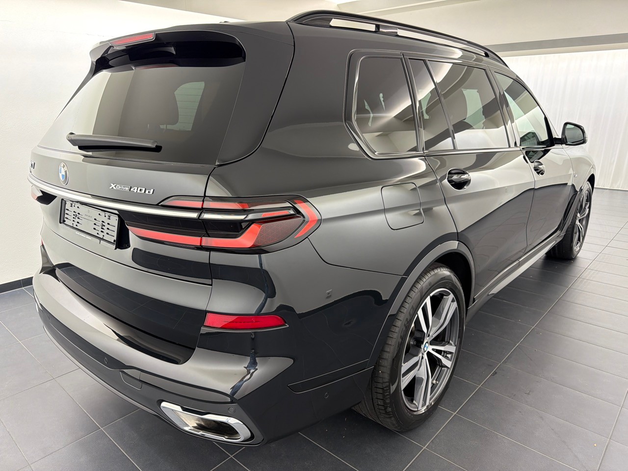 BMW X7 xDr 48V 40d M Sport-showroom-element-2