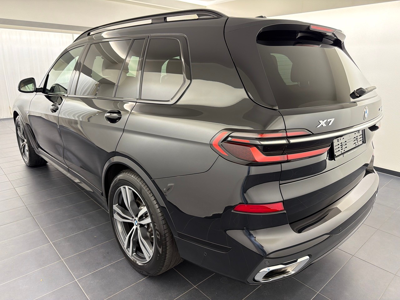 BMW X7 xDr 48V 40d M Sport-showroom-element-1