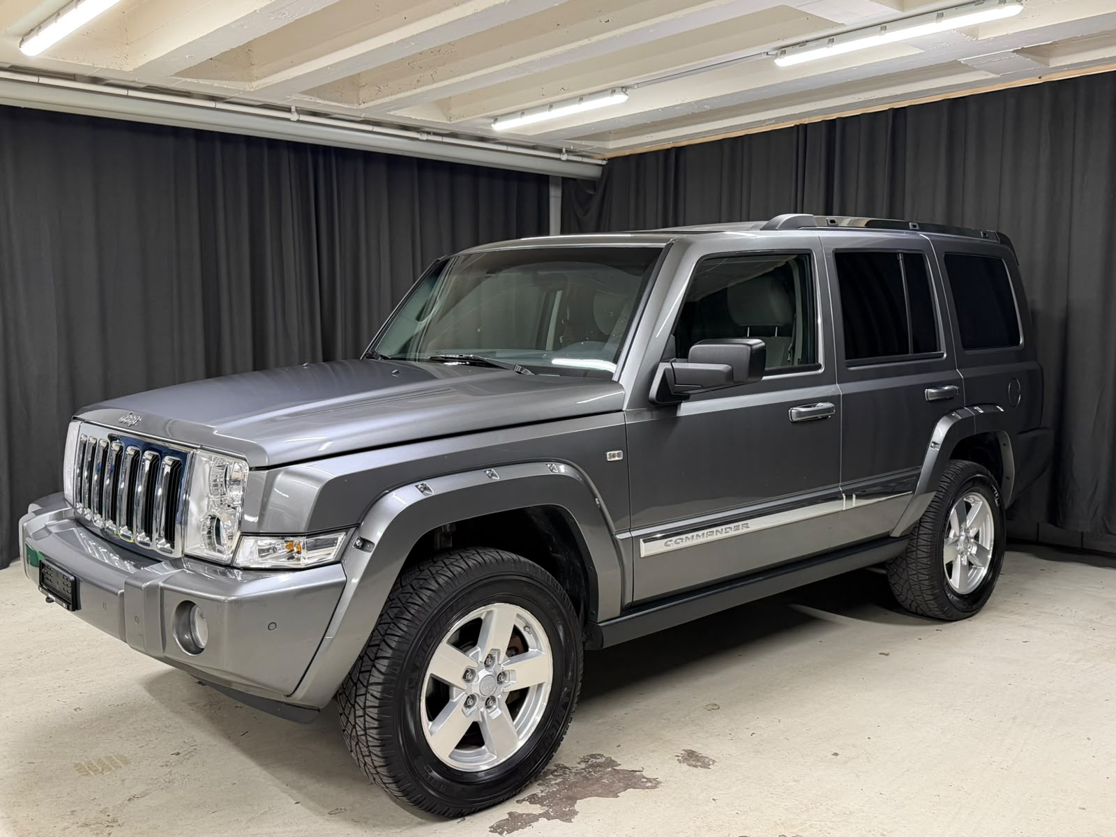 JEEP Commander 5.7 HEMI Limited Automatic