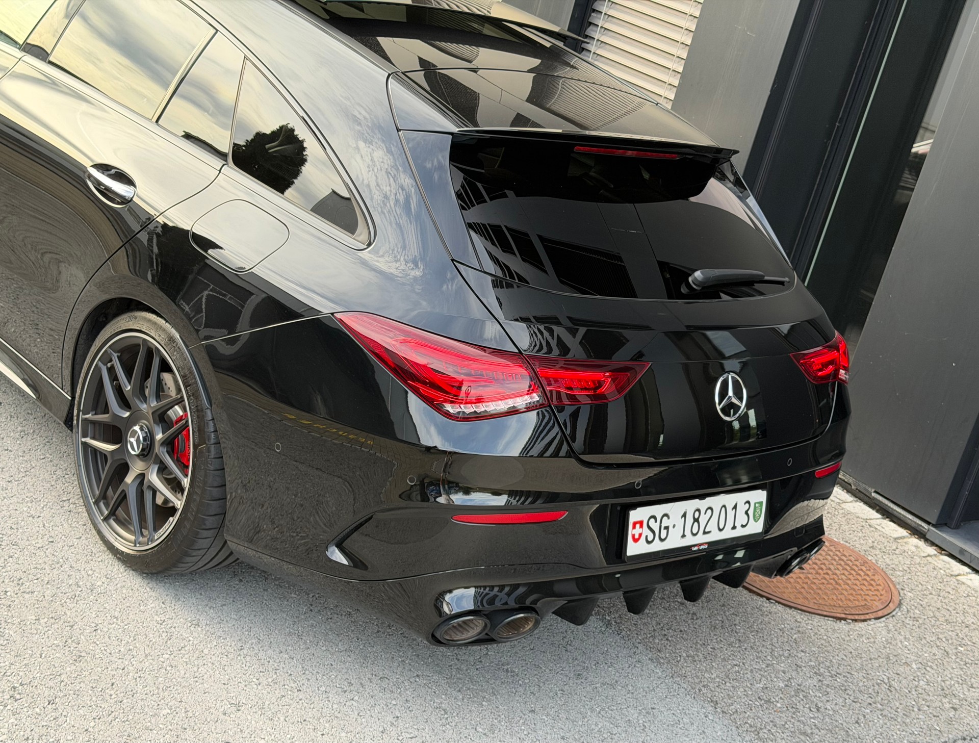 MERCEDES-BENZ CLA Shooting Brake 45 S AMG♦️1.Hand*CH Fahrzeug*Topausstattung♦️-showroom-element-3