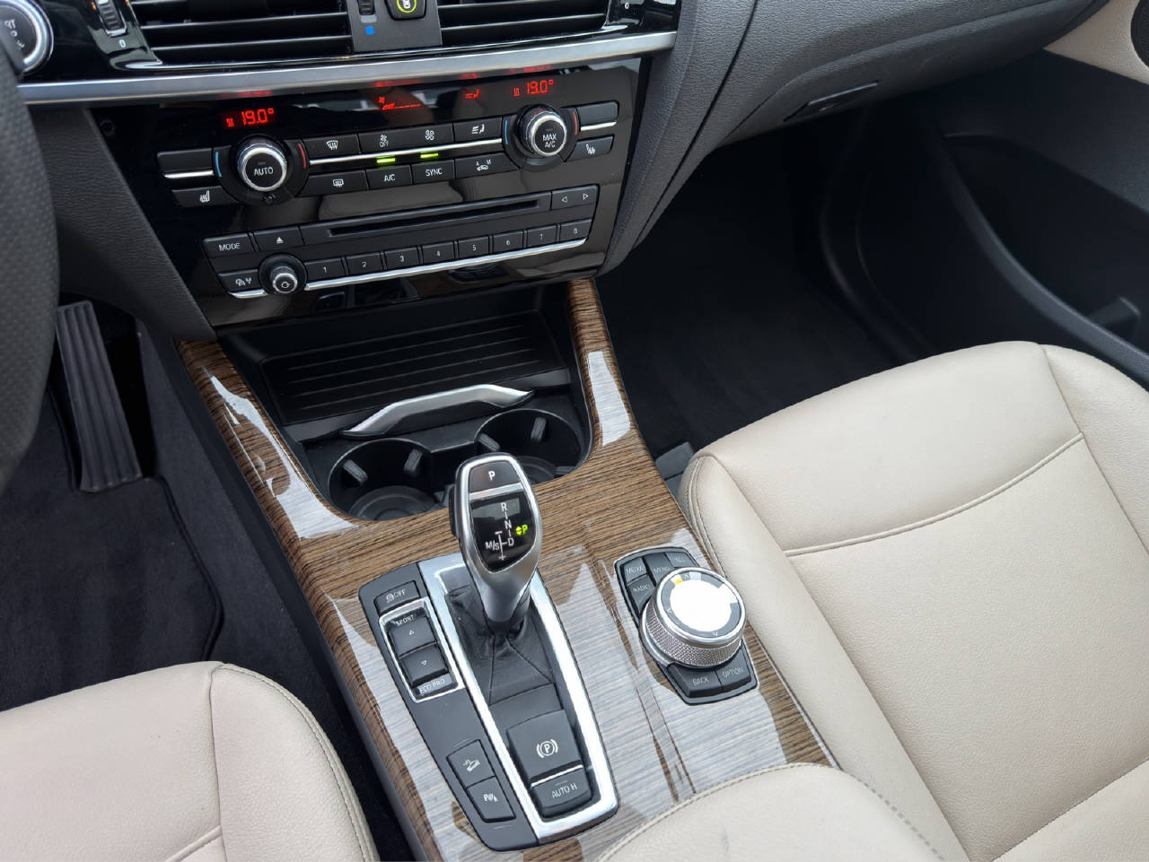 BMW X4 F26 28i xDrive SAG-image-9