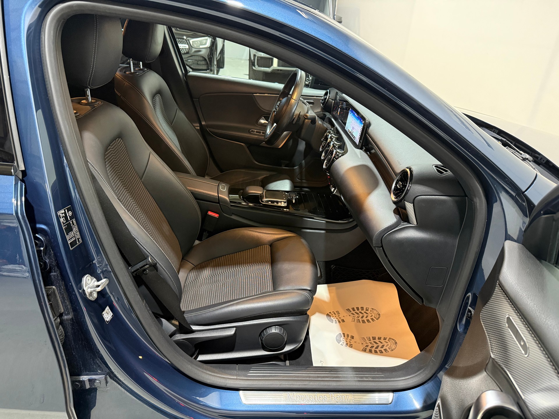 MERCEDES-BENZ A 180 Progressive 7G-DCT-image-13