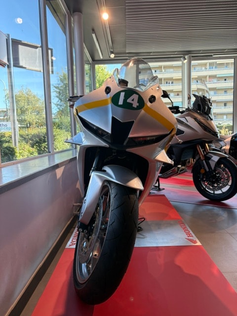 HONDA CBR 600 RR-image-6