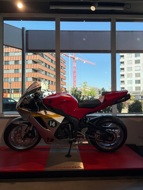HONDA CBR 600 RR-image-1