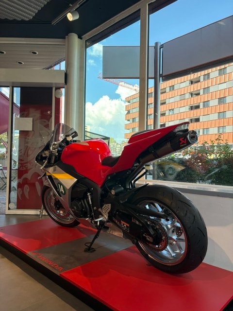HONDA CBR 600 RR-image-2