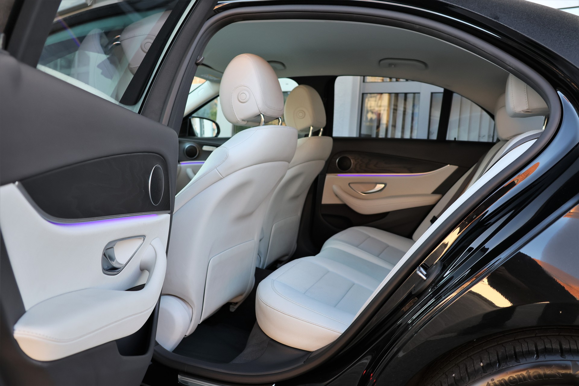 MERCEDES-BENZ E 220 d AMG Line 9G-Tronic-image-13