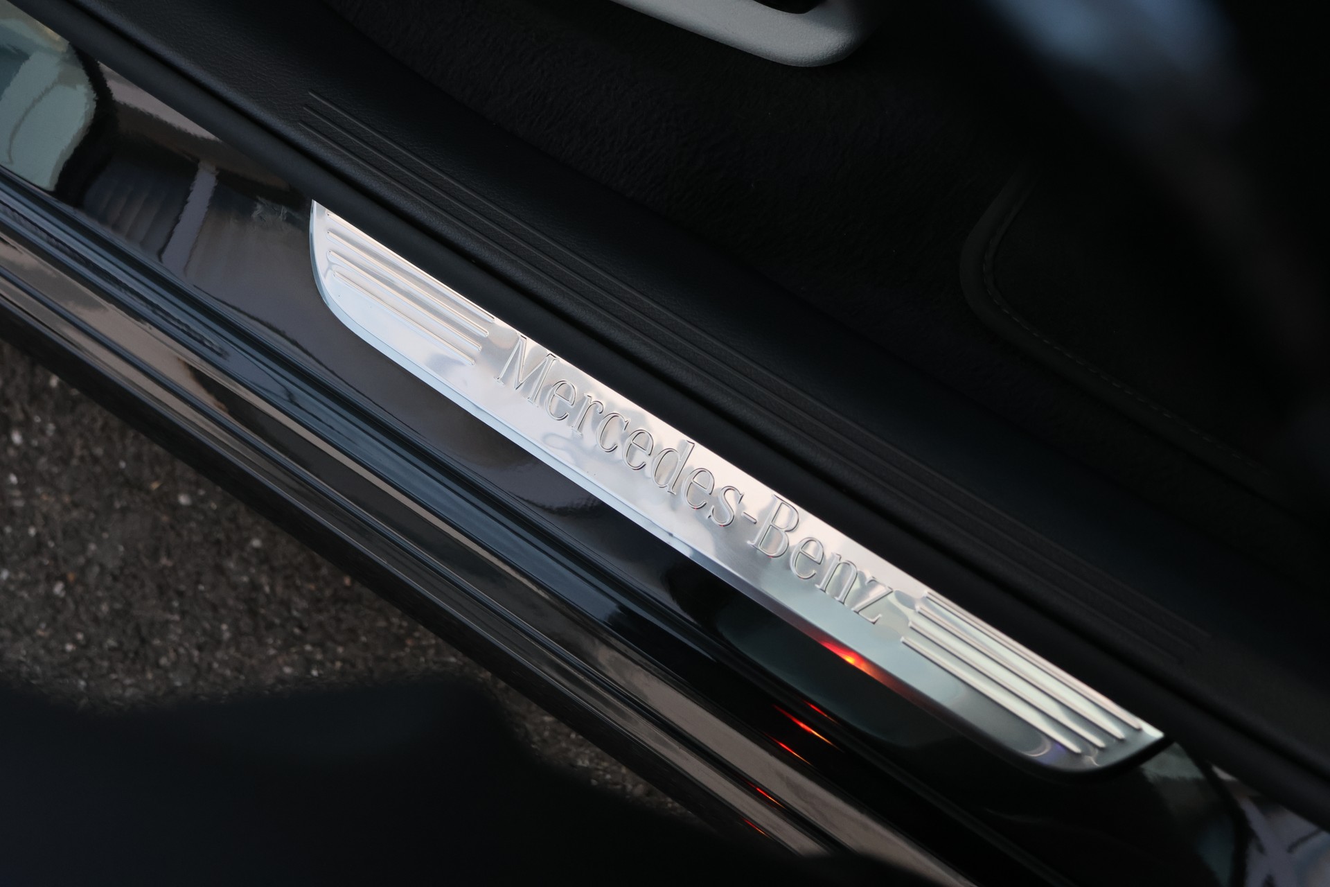 MERCEDES-BENZ E 220 d AMG Line 9G-Tronic-image-21