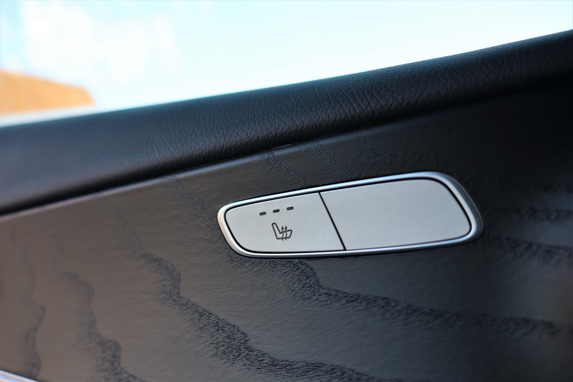 MERCEDES-BENZ E 220 d AMG Line 9G-Tronic-image-12